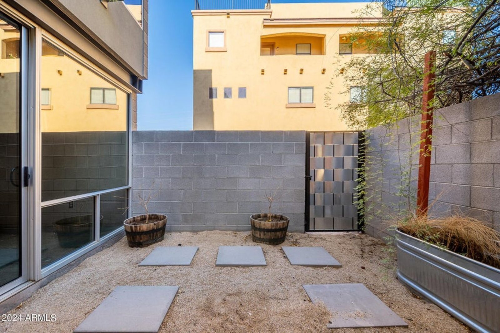 Incredible townhouse in downtown Phoenix ready for immediate move-in !! property image