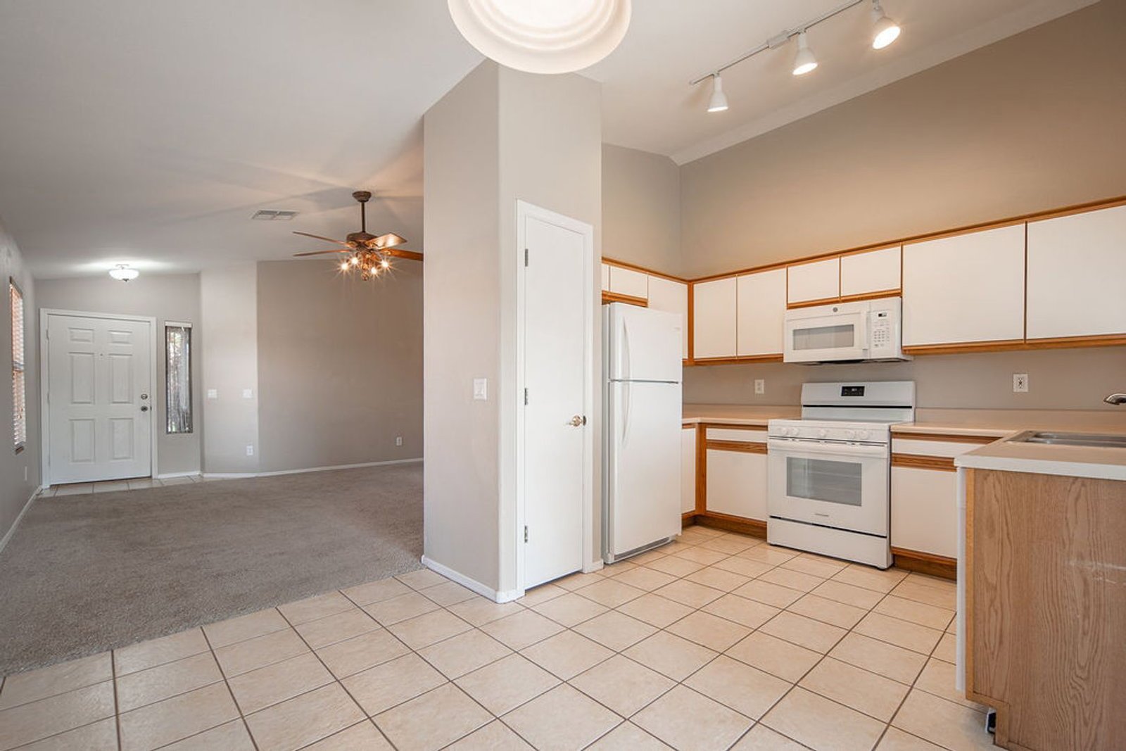 Beautiful 3bd/2ba home with RV Gate property image