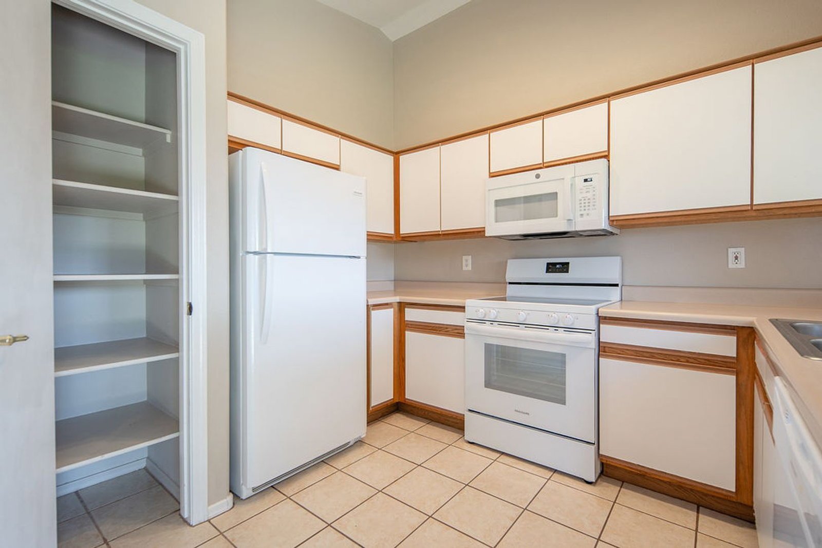 Beautiful 3bd/2ba home with RV Gate property image