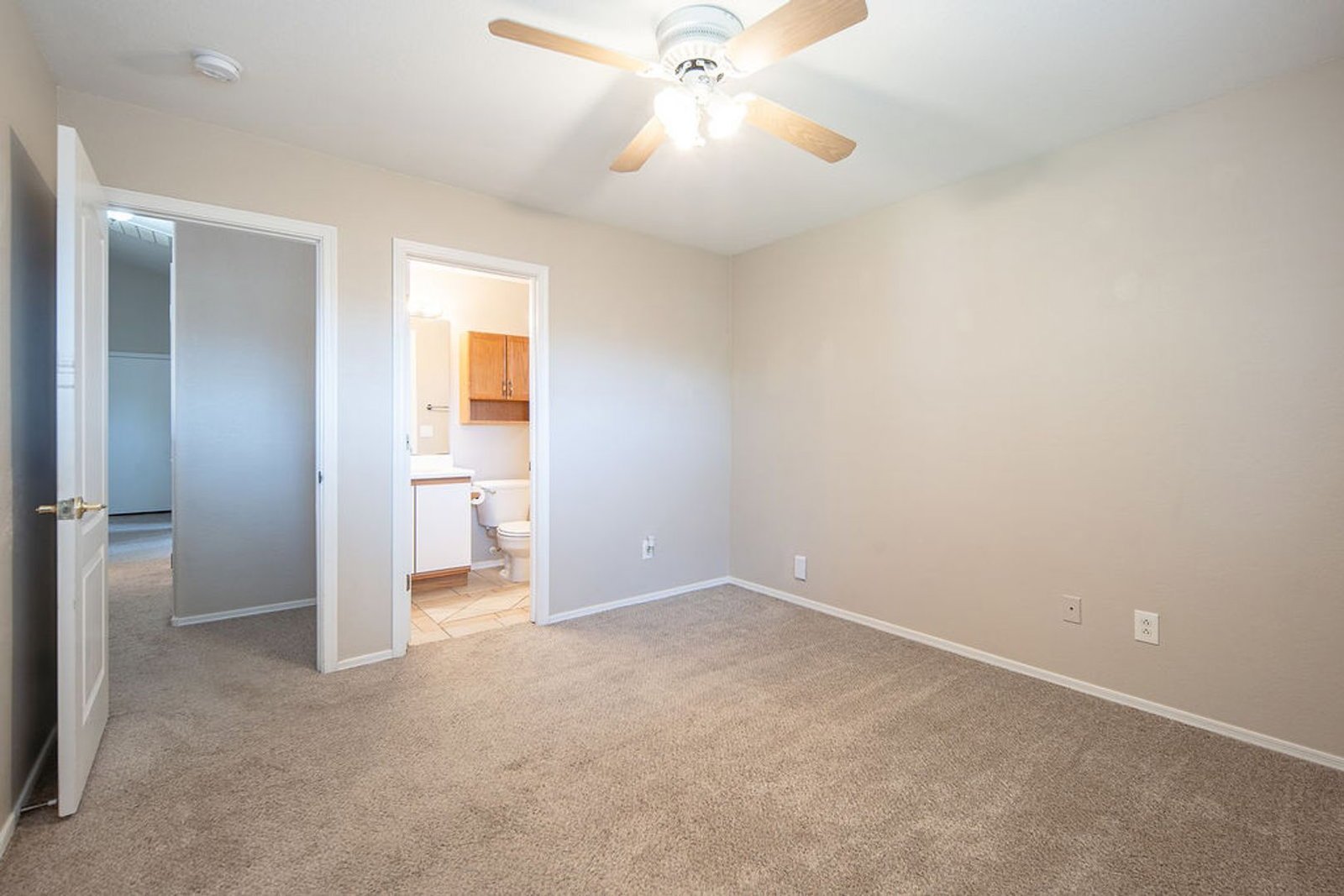Beautiful 3bd/2ba home with RV Gate property image
