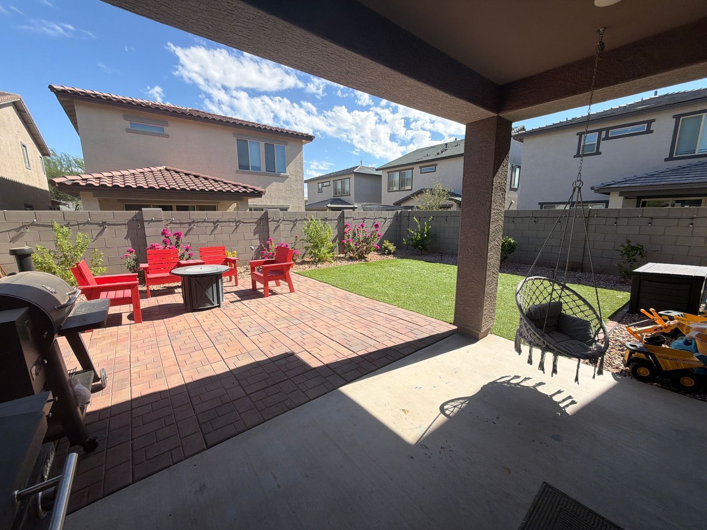 Beautiful 3 bedroom / 3 Bath Coming Soon in Verrado! Available early December property image