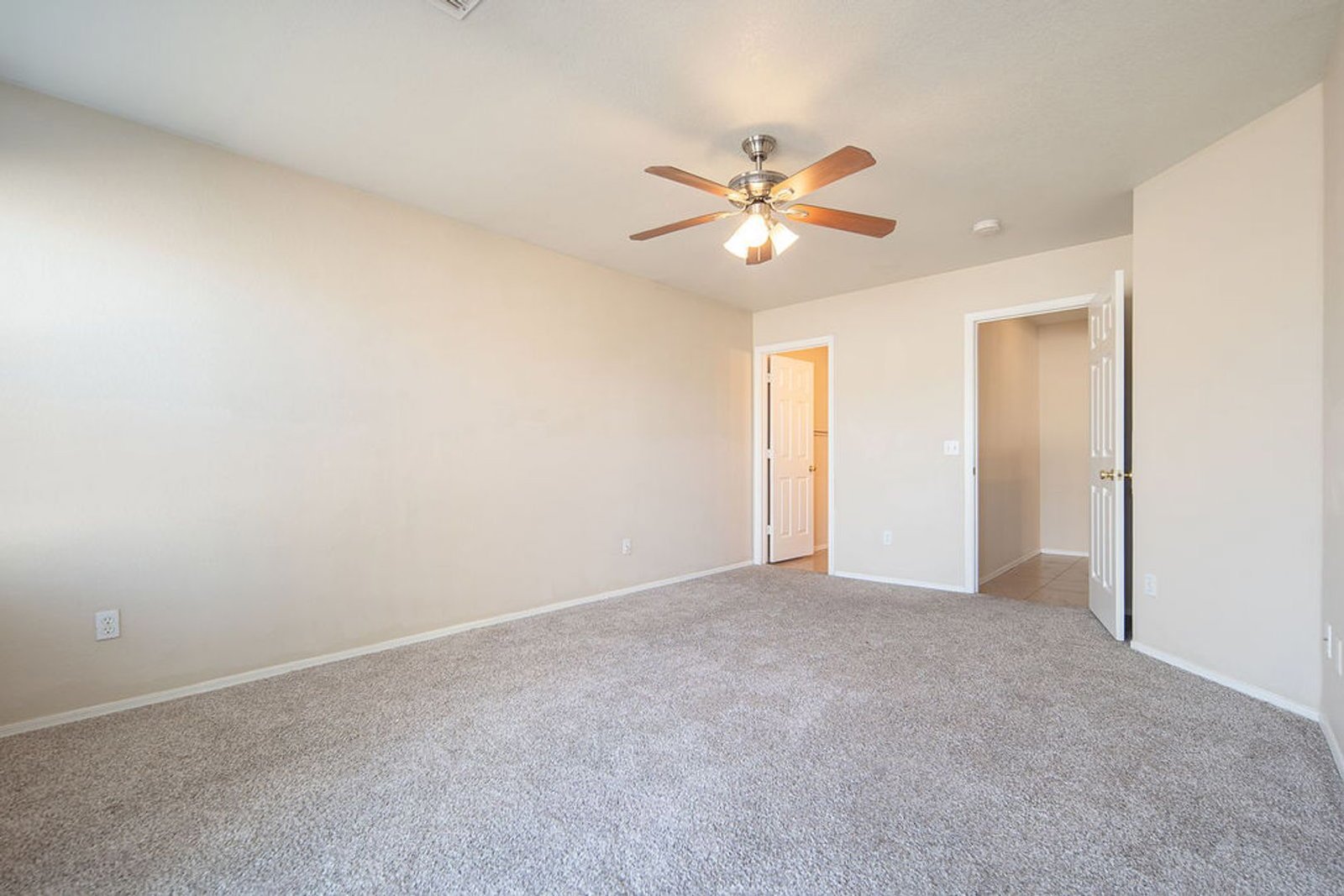 3 bedroom 2 bath home in Greenway Parc is available Early October! property image