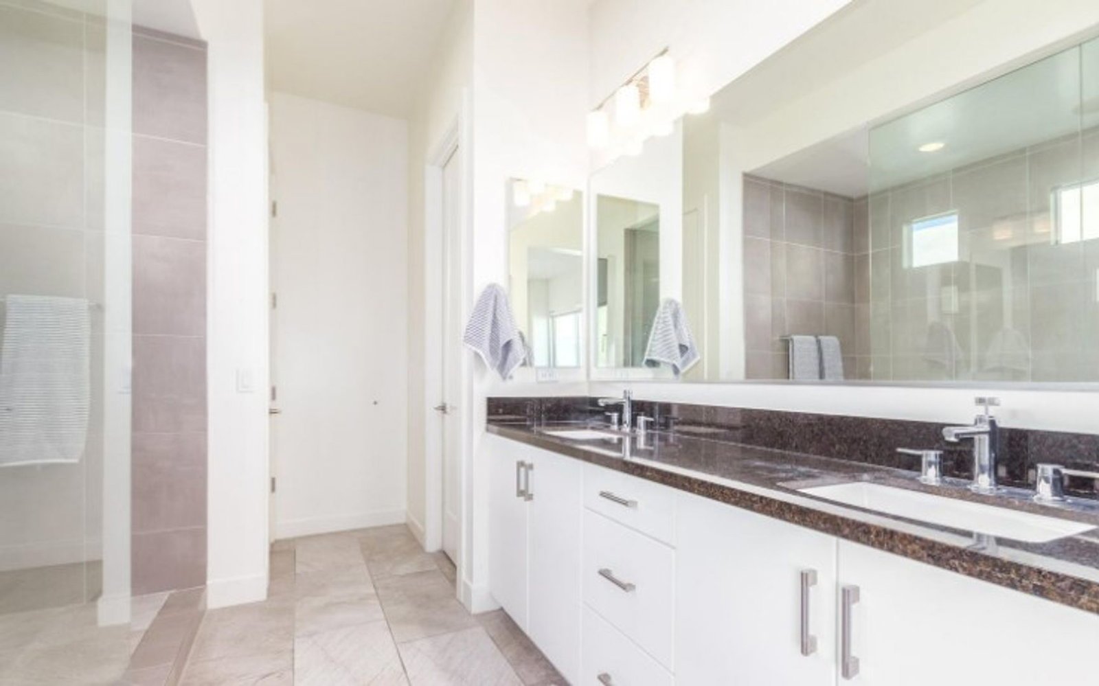 FURNISHED/UNFURNISHED - Incredible Rooftop 3 bedroom / 2.5 bathroom home in the heart of Scottsdale !!! property image