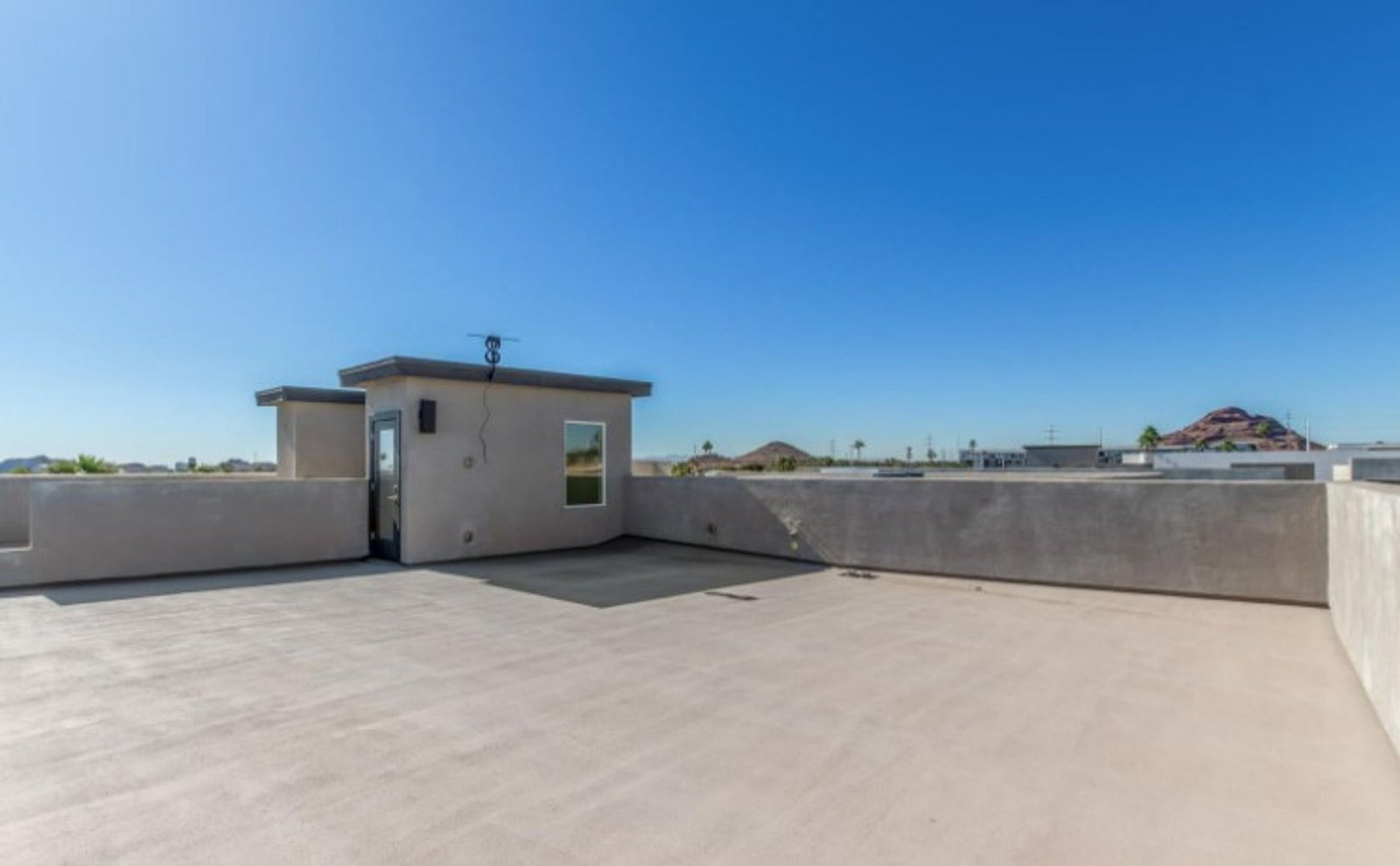 FURNISHED/UNFURNISHED - Incredible Rooftop 3 bedroom / 2.5 bathroom home in the heart of Scottsdale !!! property image