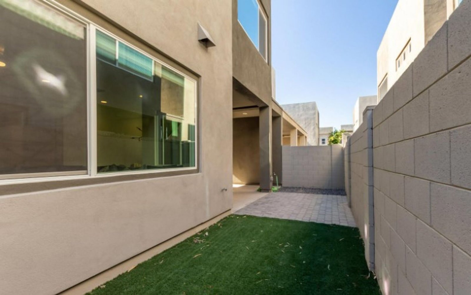 FURNISHED/UNFURNISHED - Incredible Rooftop 3 bedroom / 2.5 bathroom home in the heart of Scottsdale !!! property image