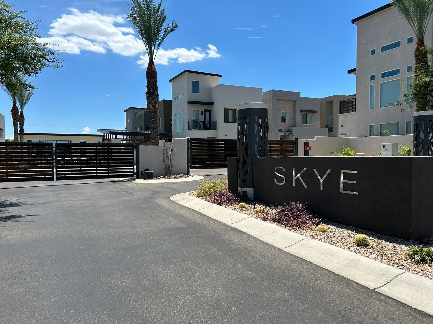 FURNISHED/UNFURNISHED - Incredible Rooftop 3 bedroom / 2.5 bathroom home in the heart of Scottsdale !!! property image
