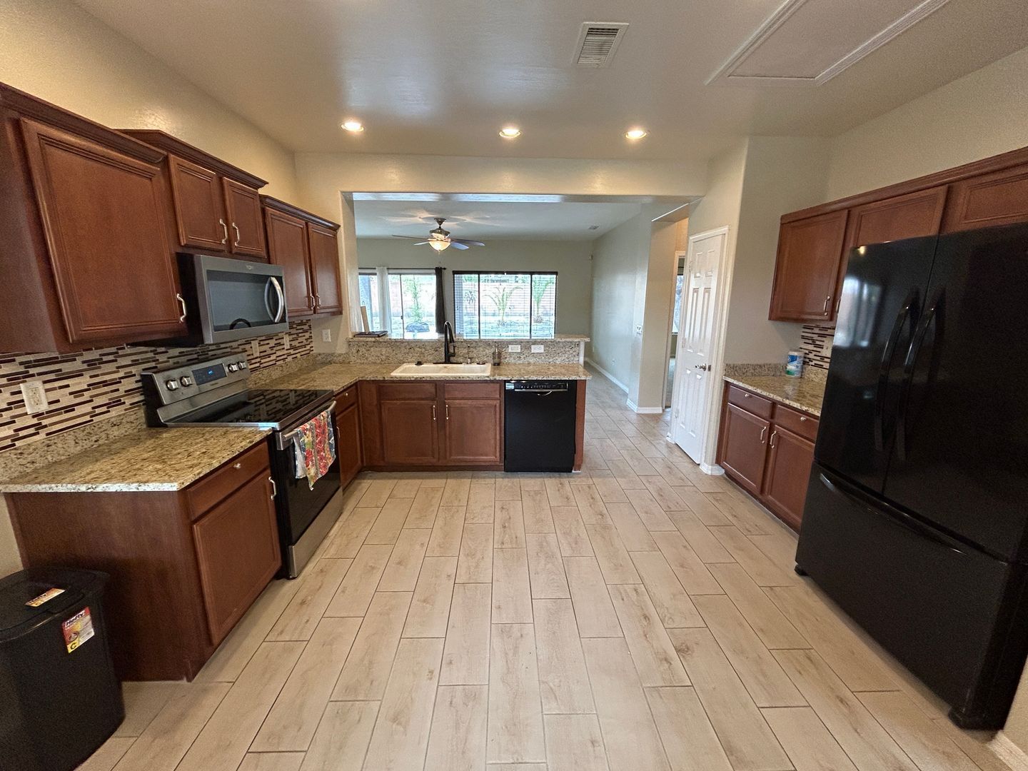 Wonderful - 3 bedroom / 2 bathroom home in Sunset Vista property image
