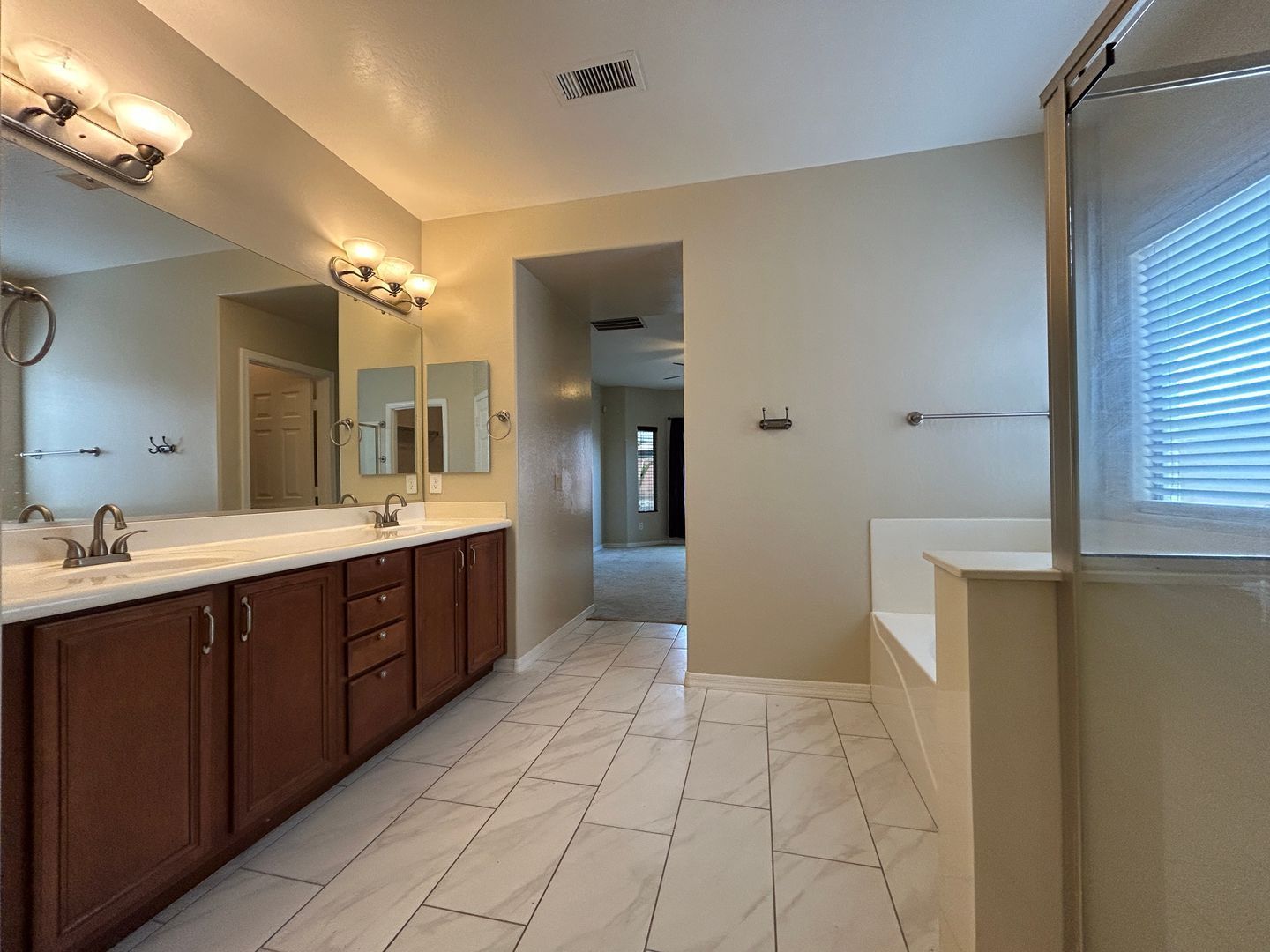 Wonderful - 3 bedroom / 2 bathroom home in Sunset Vista property image