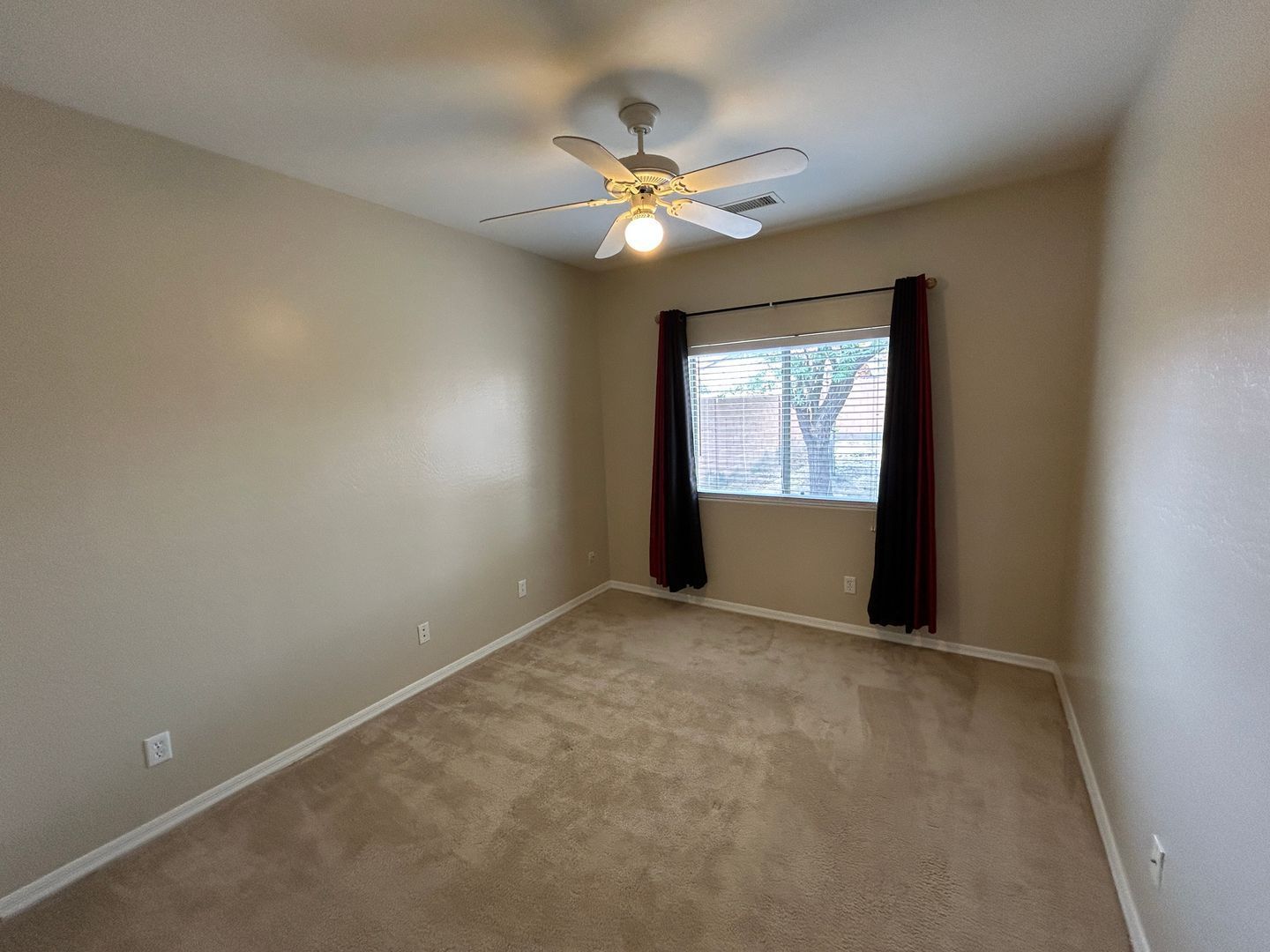 Wonderful - 3 bedroom / 2 bathroom home in Sunset Vista property image