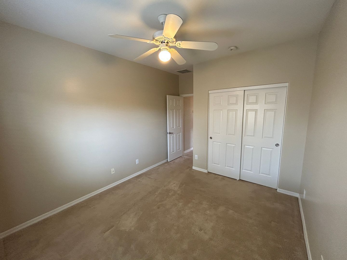 Wonderful - 3 bedroom / 2 bathroom home in Sunset Vista property image
