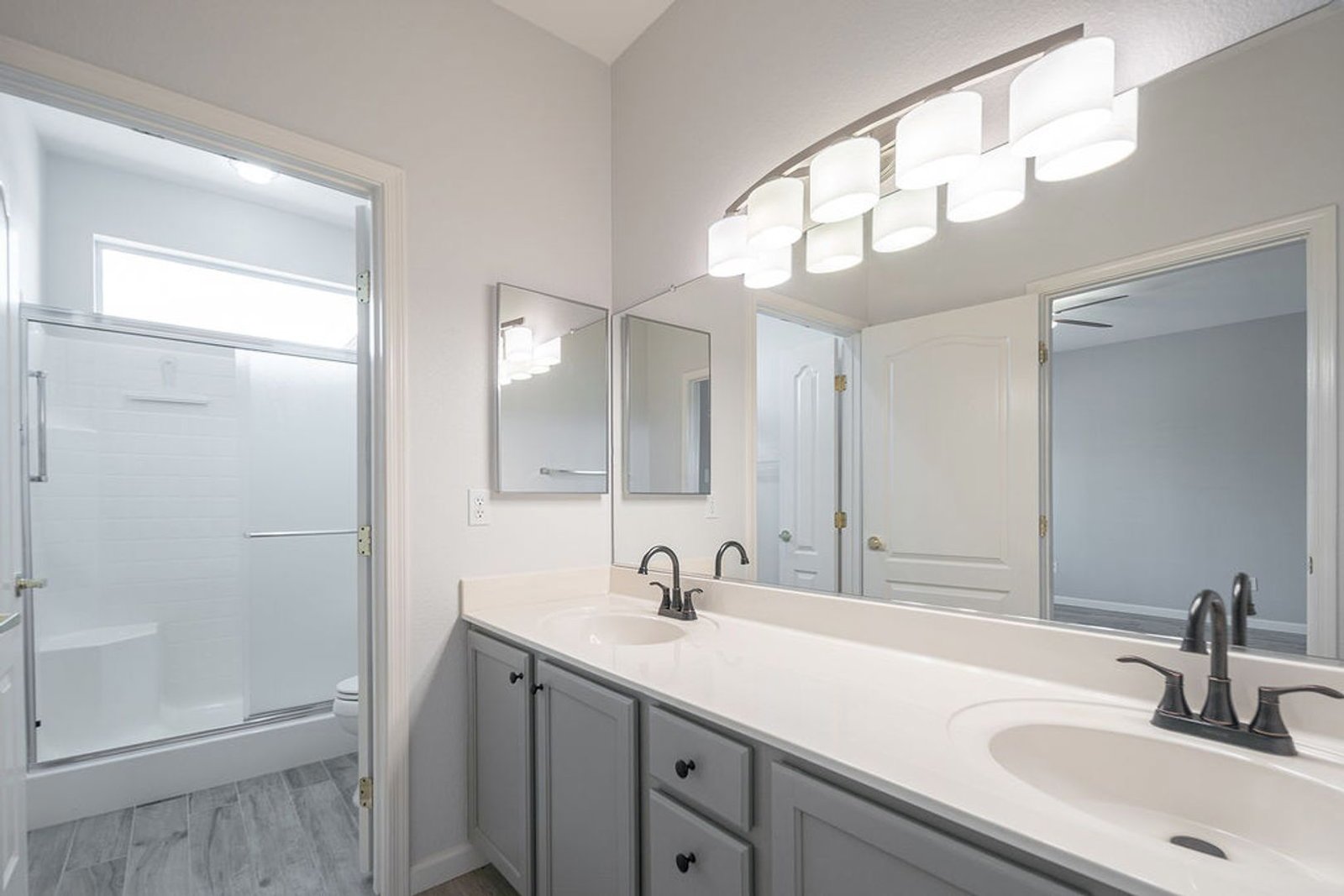 Nicely updated home in The Grand (2 bedroom/2 bathroom) ready for immediate move-in property image