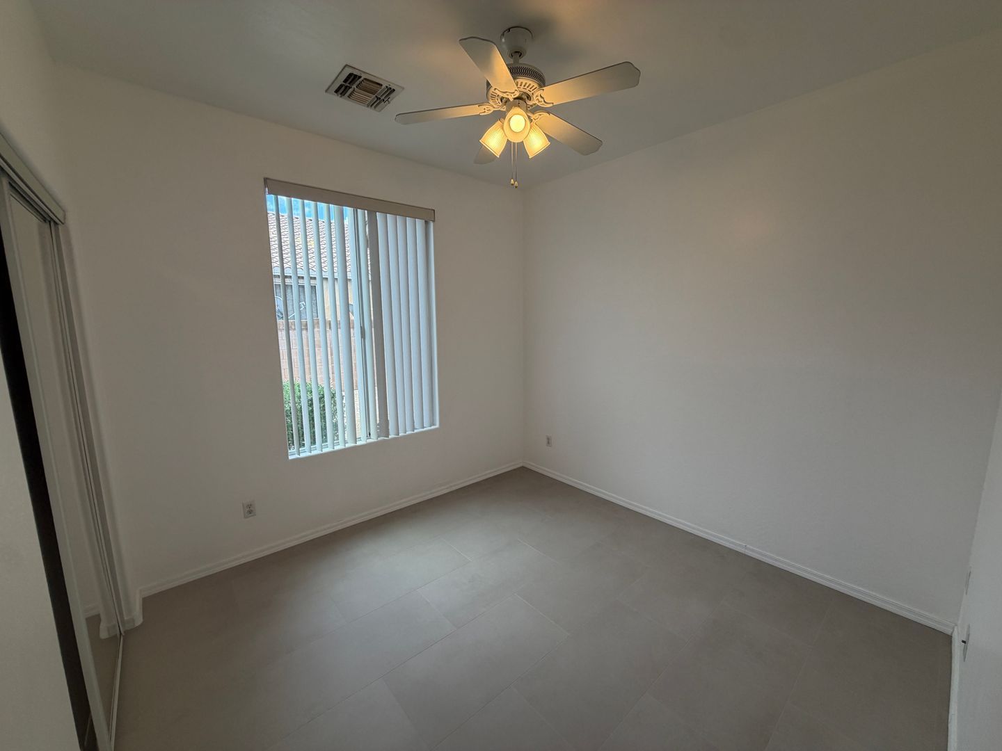 Spacious 4-Bedroom, 2-Bath Home in Glendale with a 3 car garage- Available Now! property image