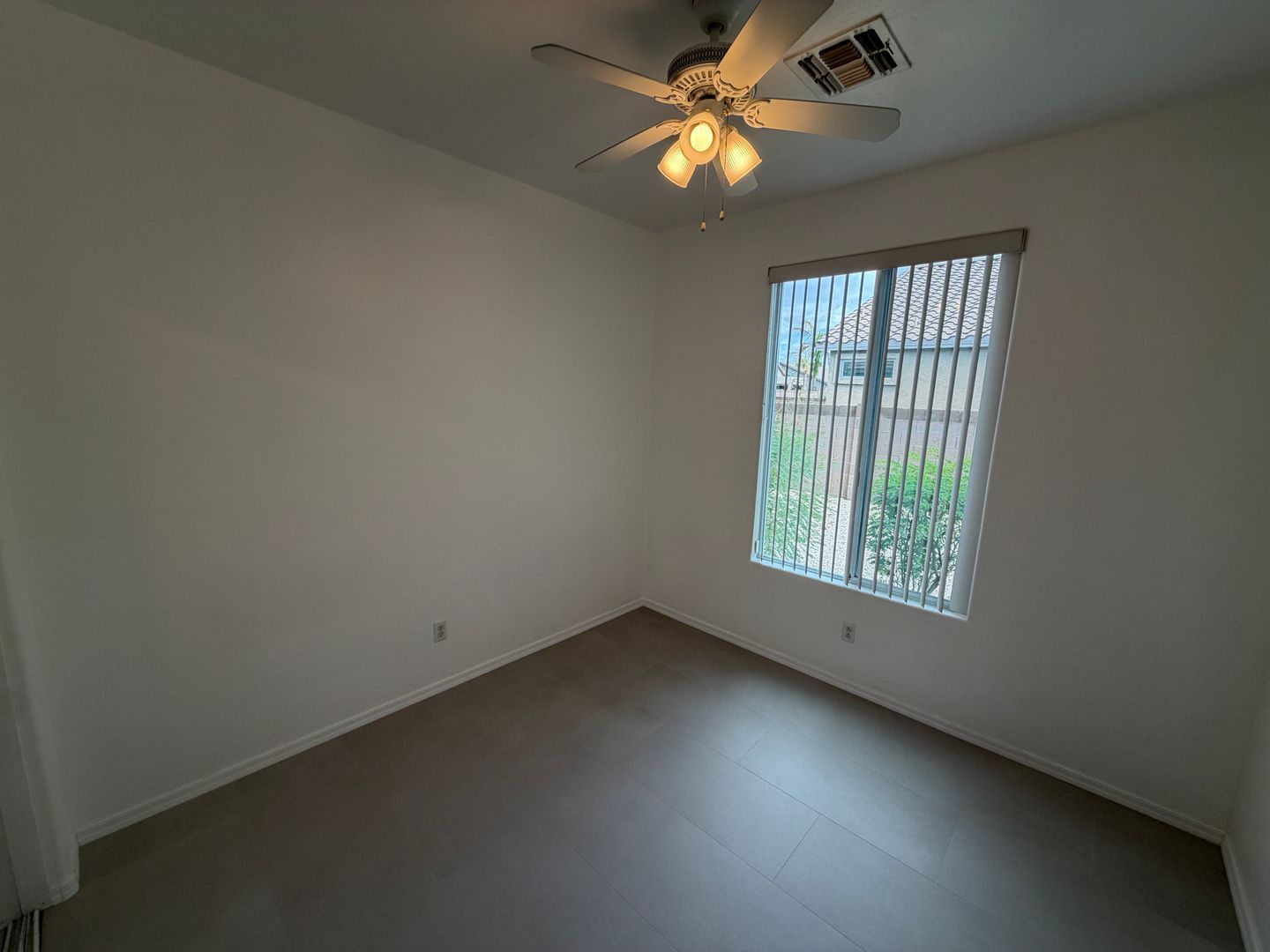 Spacious 4-Bedroom, 2-Bath Home in Glendale with a 3 car garage- Available Now! property image