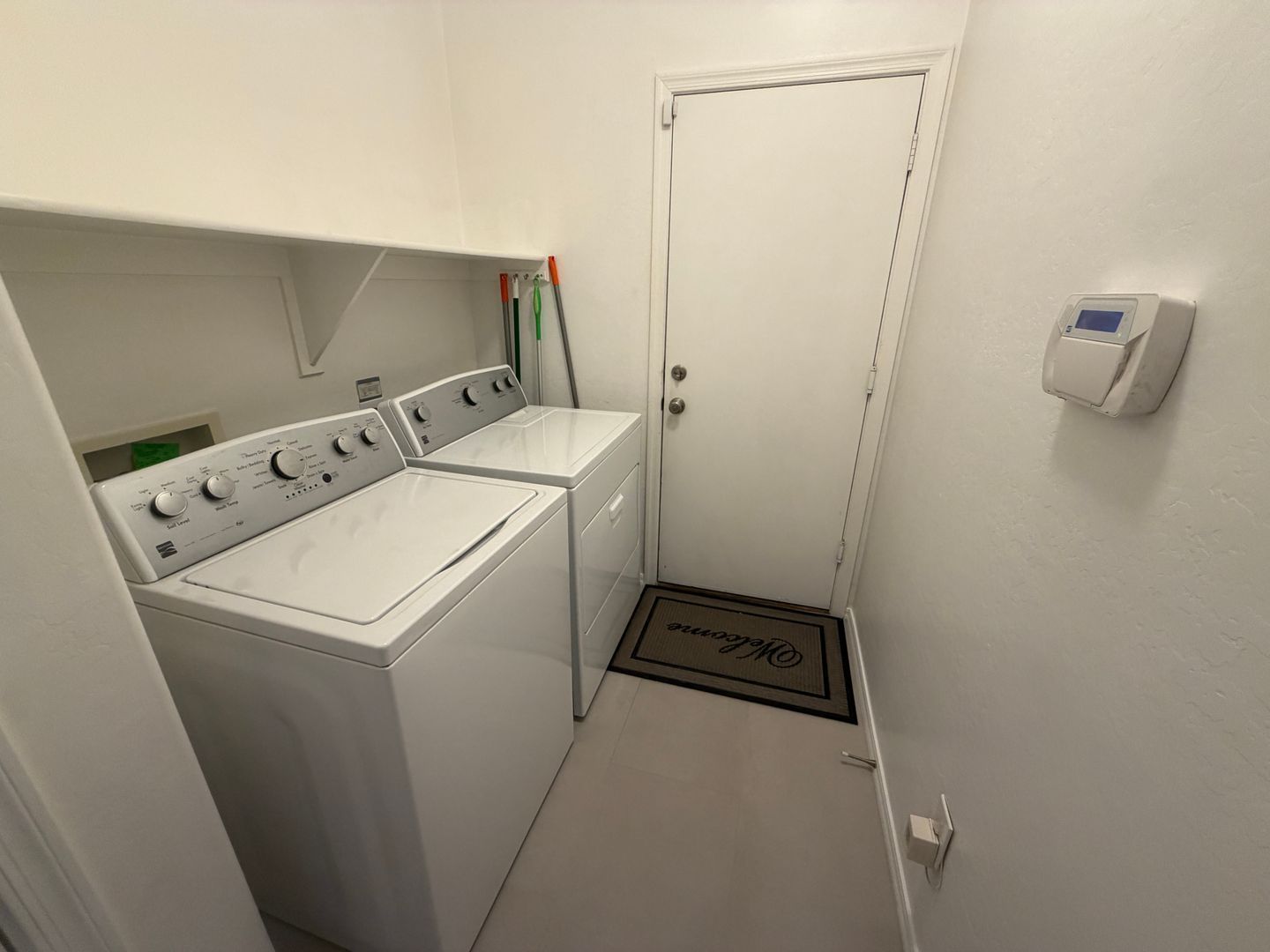 Spacious 4-Bedroom, 2-Bath Home in Glendale with a 3 car garage- Available Now! property image