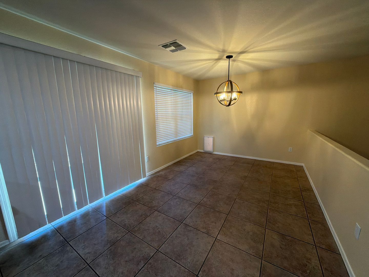 Spacious 3-Bedroom Home with Dog Run & Built-In Dog Door property image