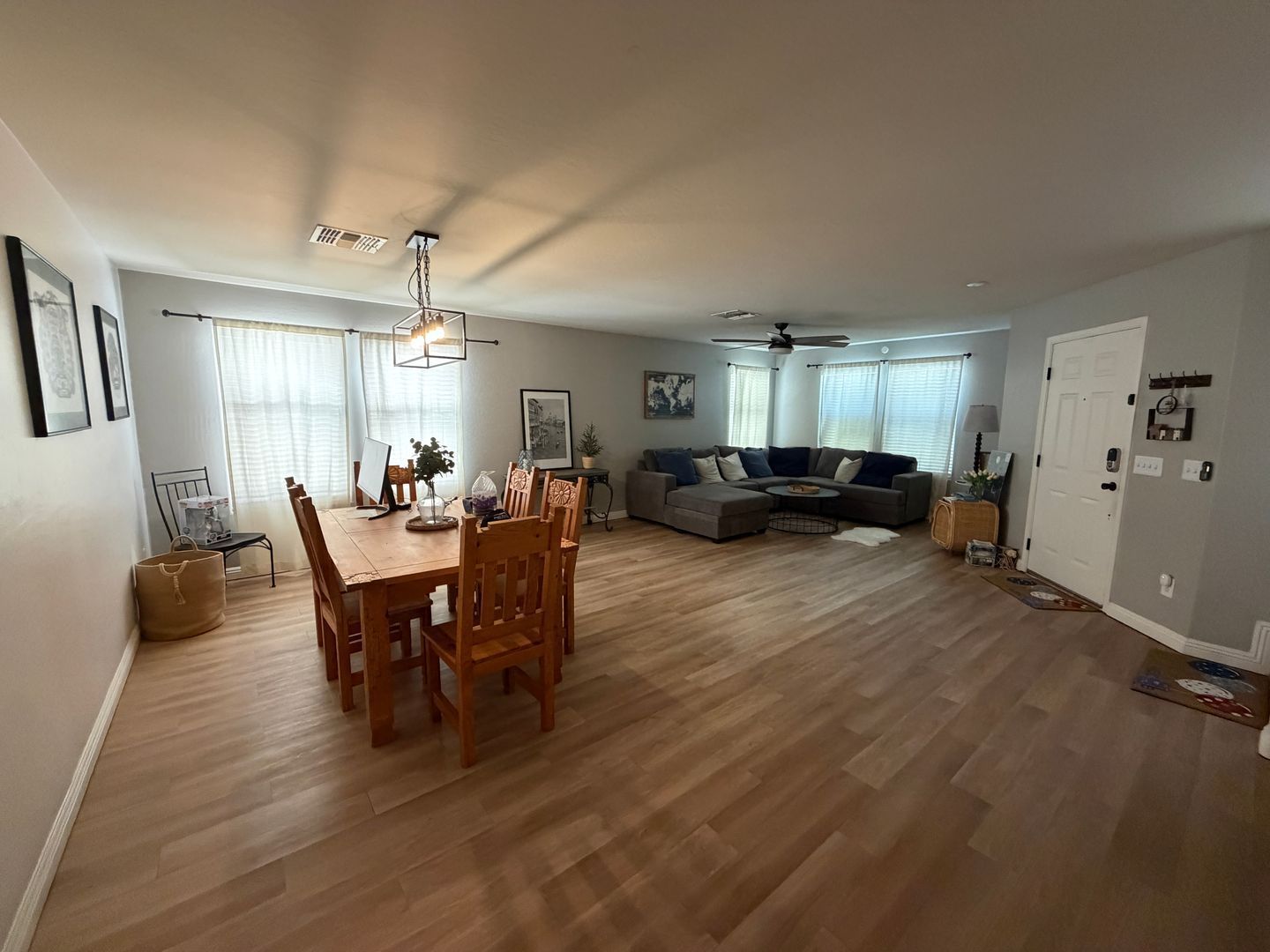 Flexible Furnished or Unfurnished 5 Bed 3 Bath Rental with Solar! Available now property image