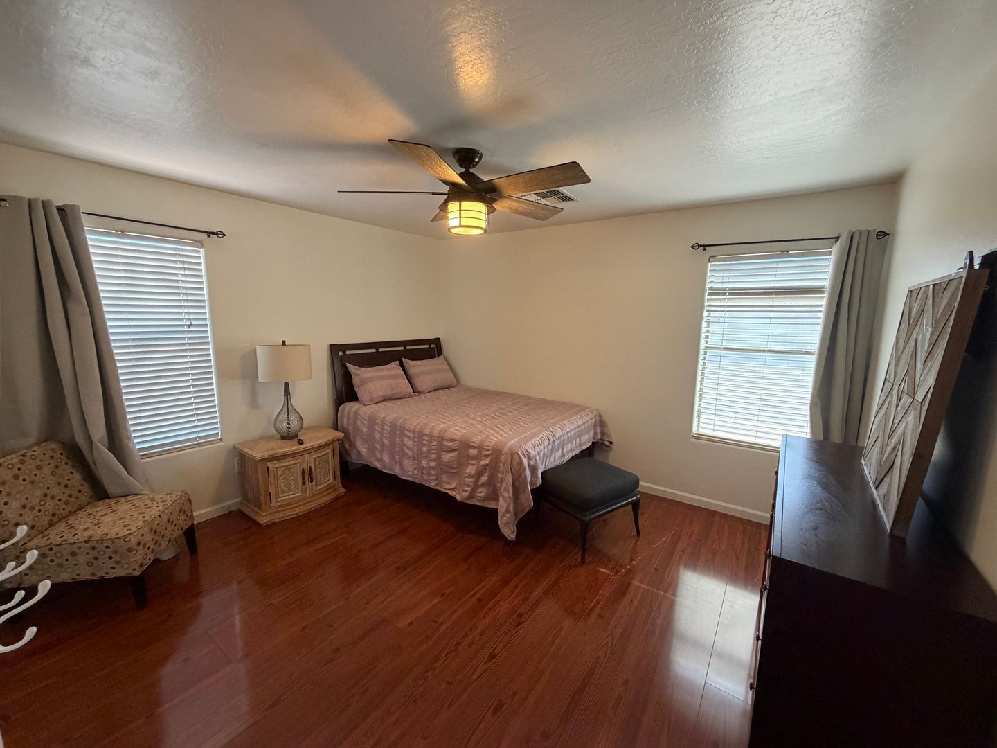 Flexible Furnished or Unfurnished 5 Bed 3 Bath Rental with Solar! Available now property image