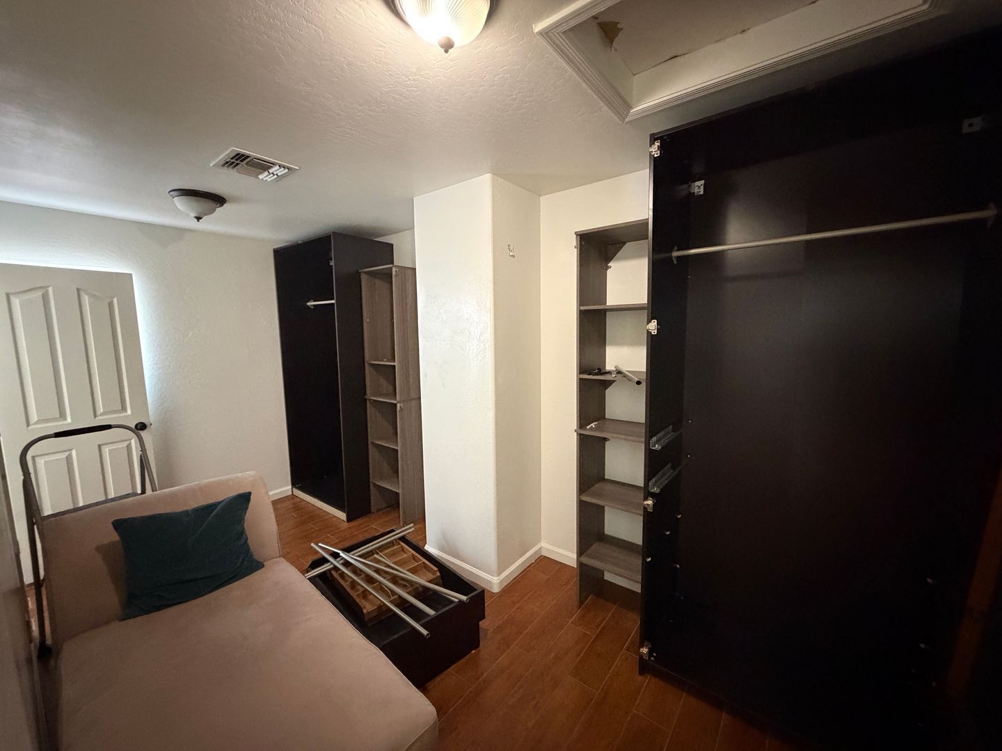 Flexible Furnished or Unfurnished 5 Bed 3 Bath Rental with Solar! Available now property image