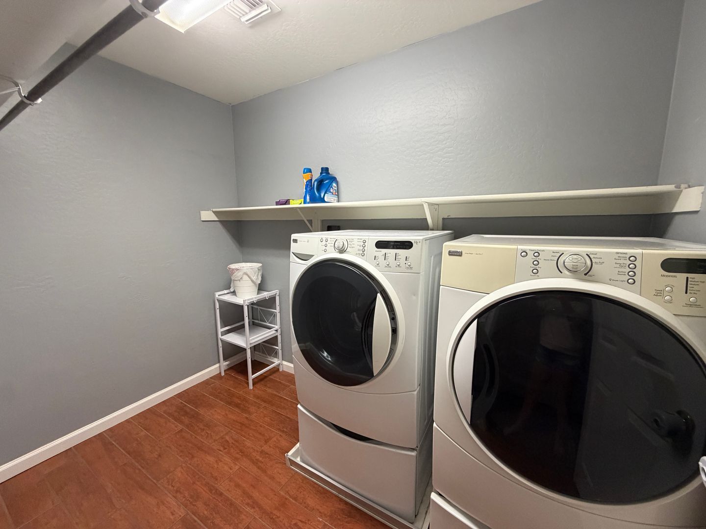 Flexible Furnished or Unfurnished 5 Bed 3 Bath Rental with Solar! Available now property image