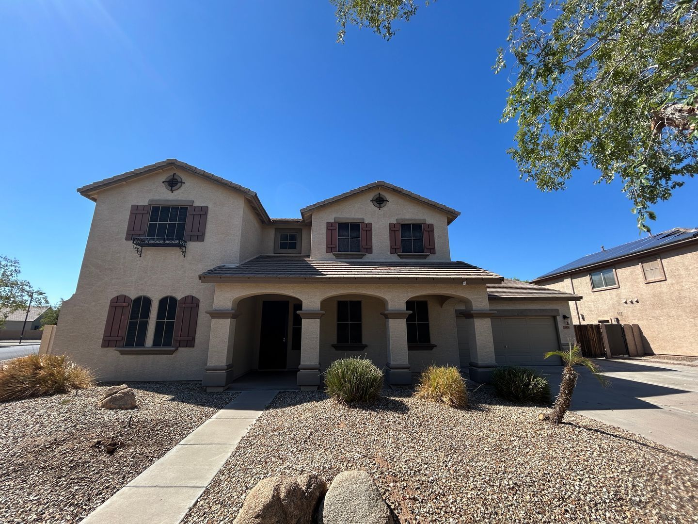 4 bedroom 2.5 bath home with a fenced pool and spa in Mountain Gate property image