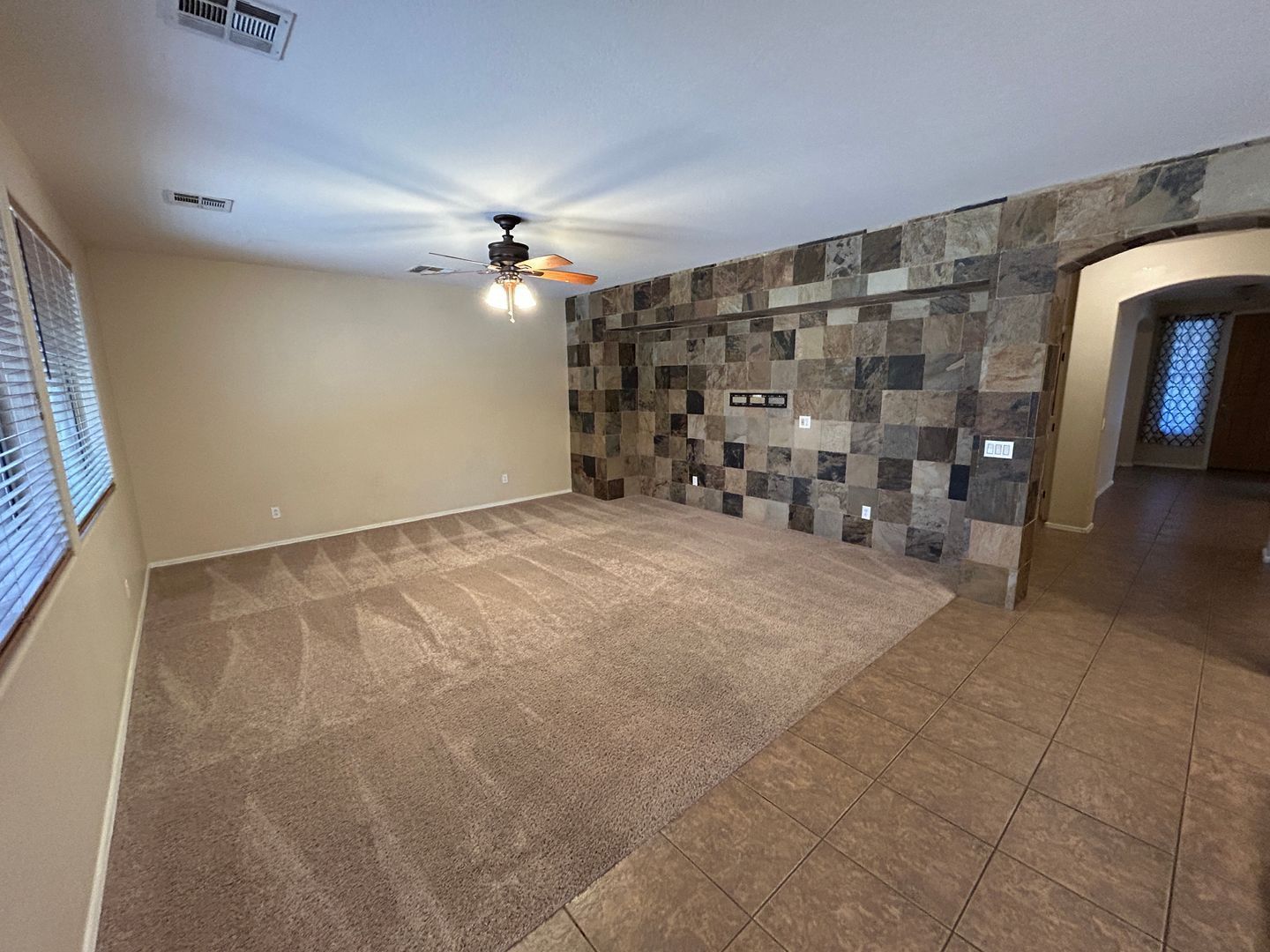 4 bedroom 2.5 bath home with a fenced pool and spa in Mountain Gate property image