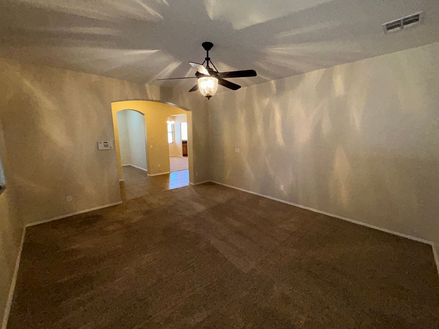 4 bedroom 2.5 bath home with a fenced pool and spa in Mountain Gate property image