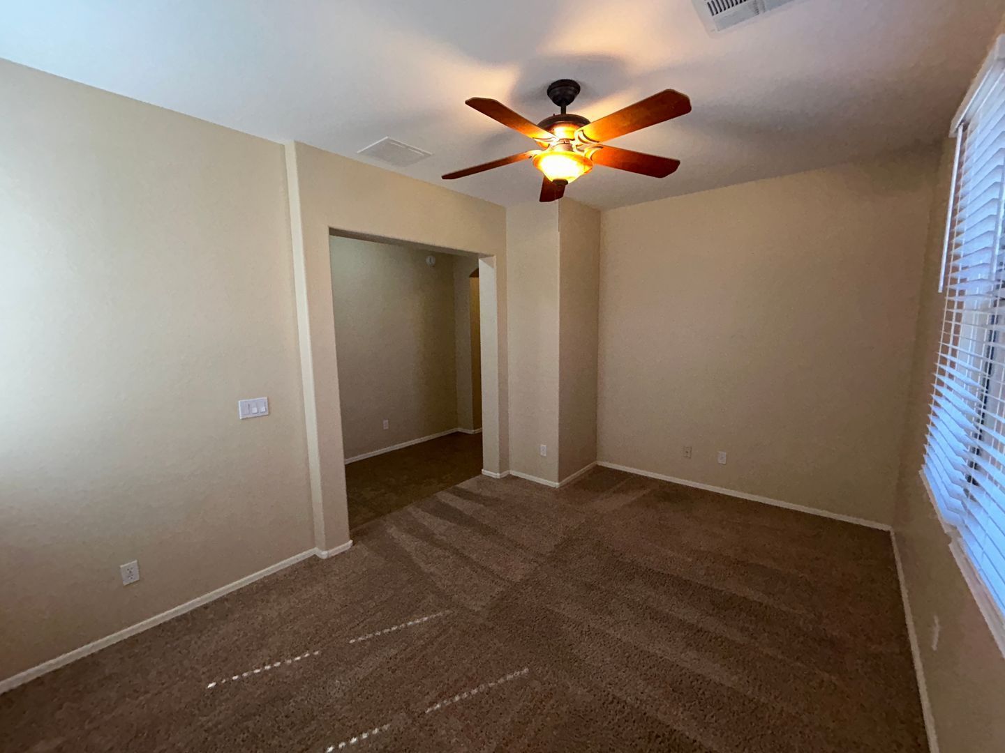 4 bedroom 2.5 bath home with a fenced pool and spa in Mountain Gate property image