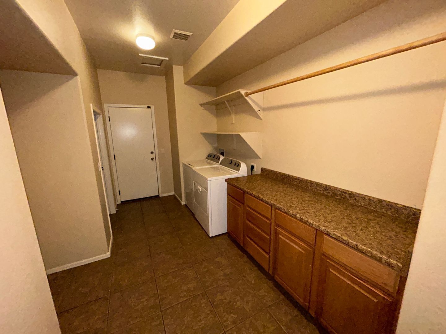 4 bedroom 2.5 bath home with a fenced pool and spa in Mountain Gate property image