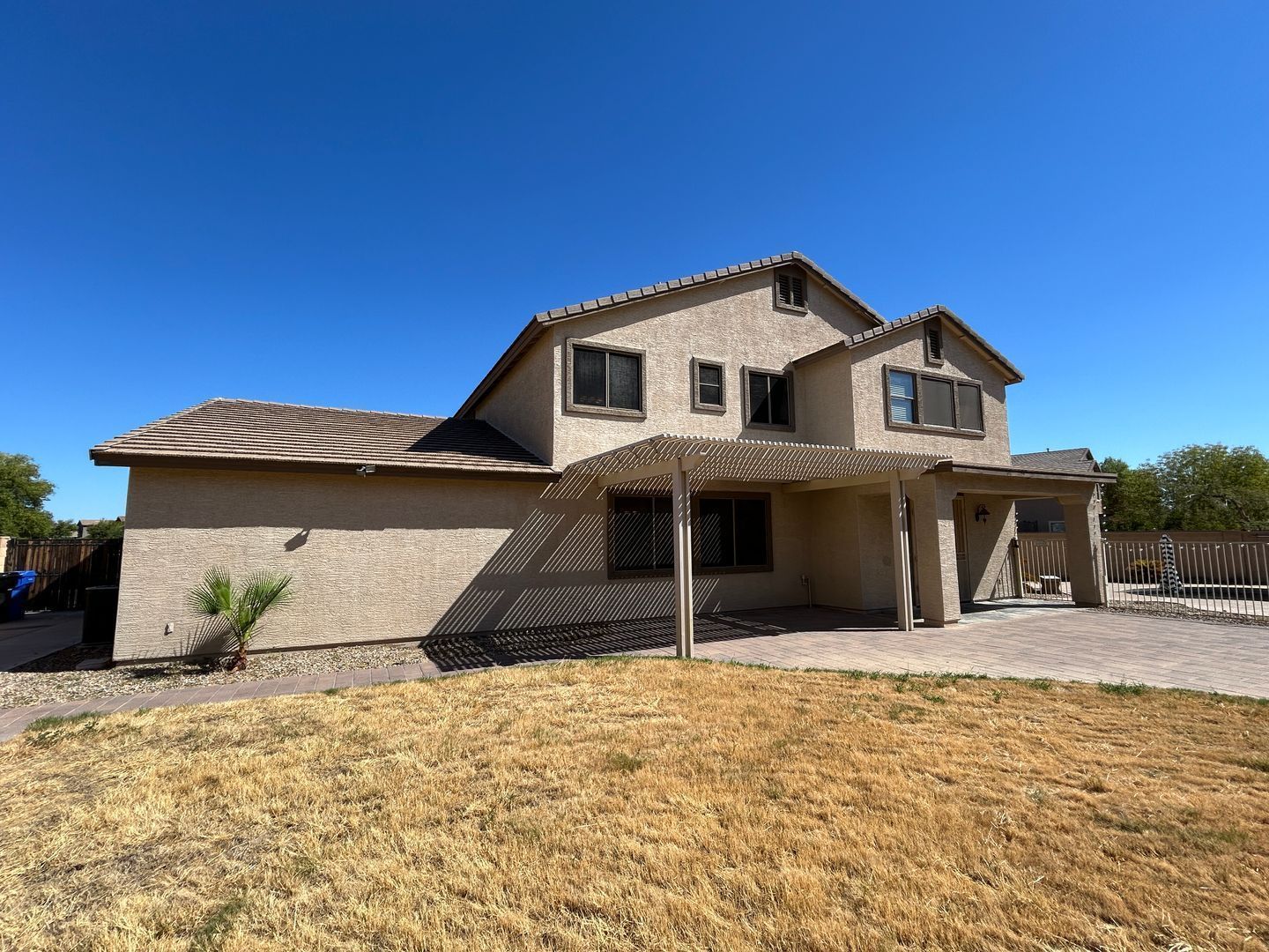 4 bedroom 2.5 bath home with a fenced pool and spa in Mountain Gate property image