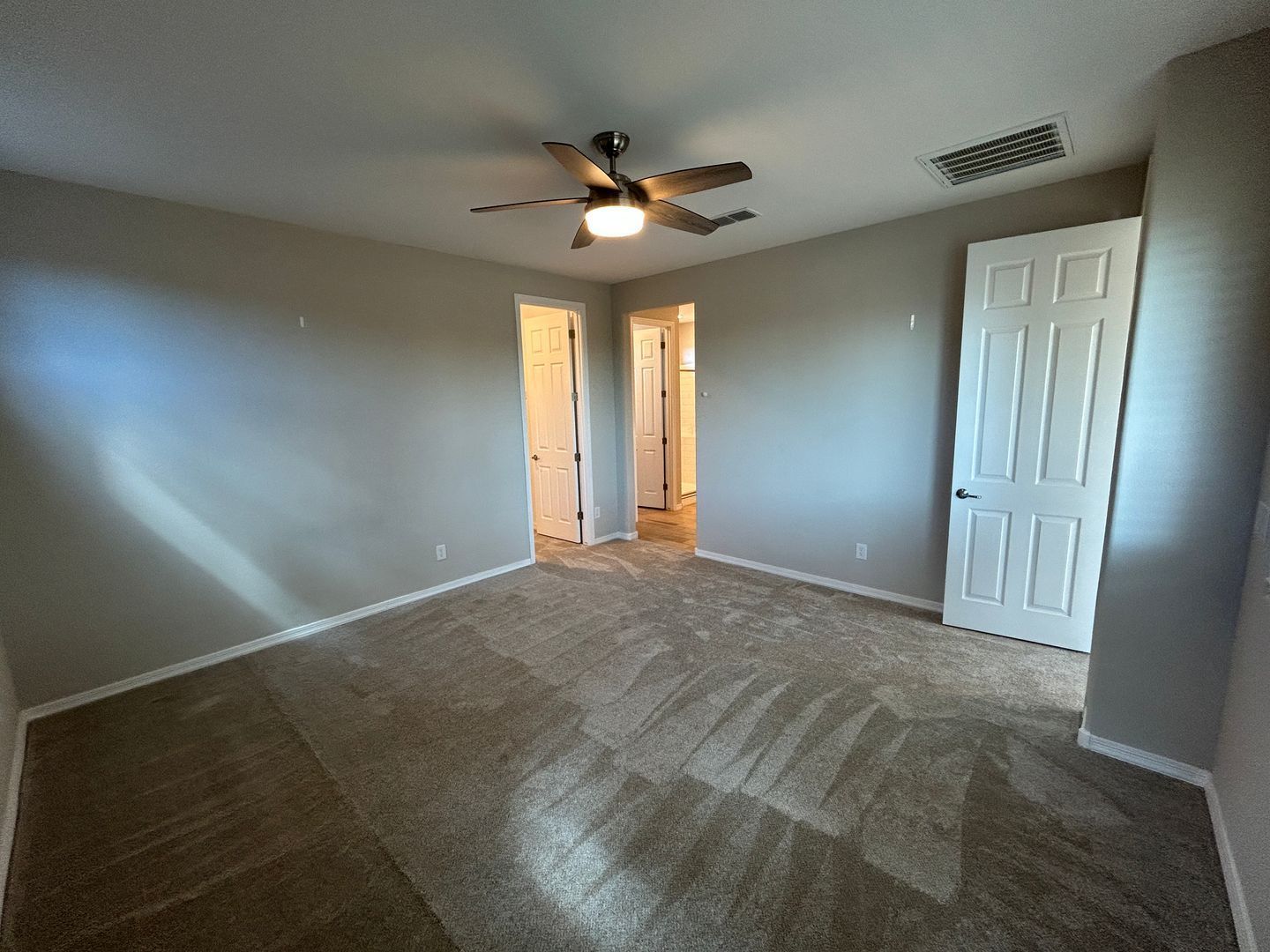 Beautiful Home built in 2023, 3 bedrooms / 3 bathrooms- Available early November property image