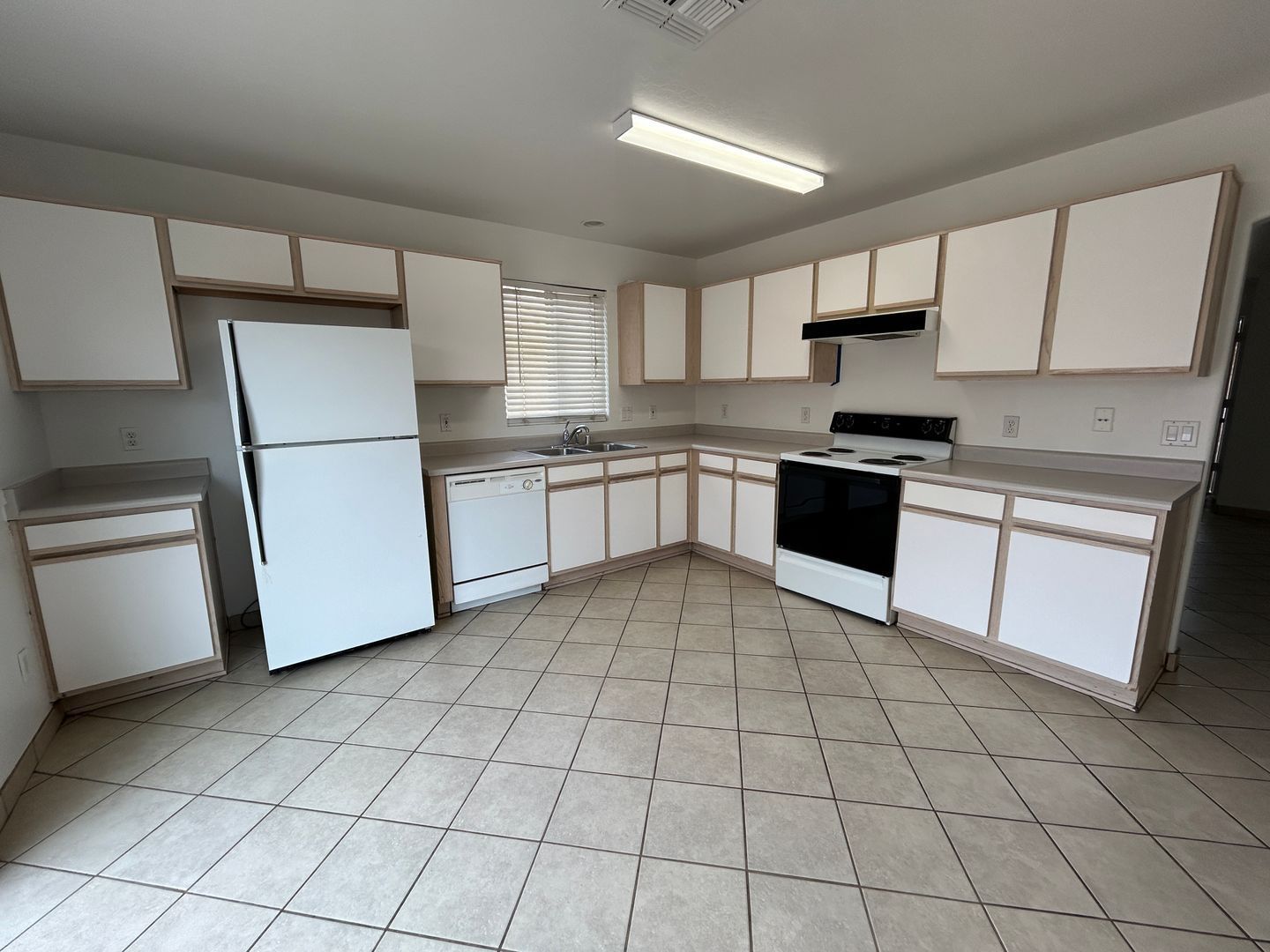 2 bedroom / 2 bathroom home located in El Mirage property image