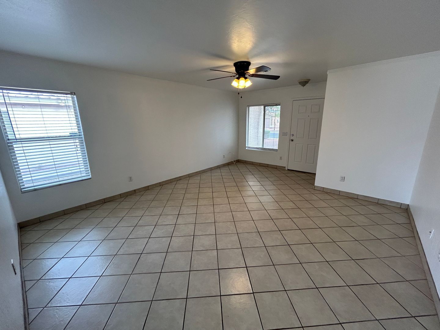 2 bedroom / 2 bathroom home located in El Mirage property image