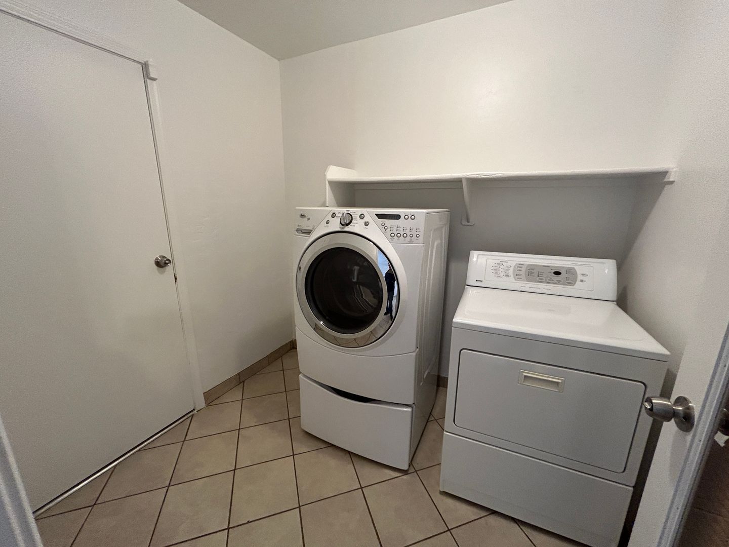 2 bedroom / 2 bathroom home located in El Mirage property image