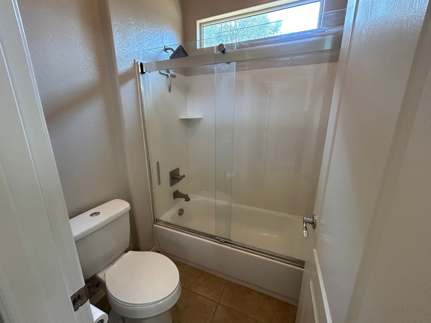 Absolutely Gorgeous SOLAR 4 bedroom home, den and 2.5 bathrooms in Litchfield Park property image