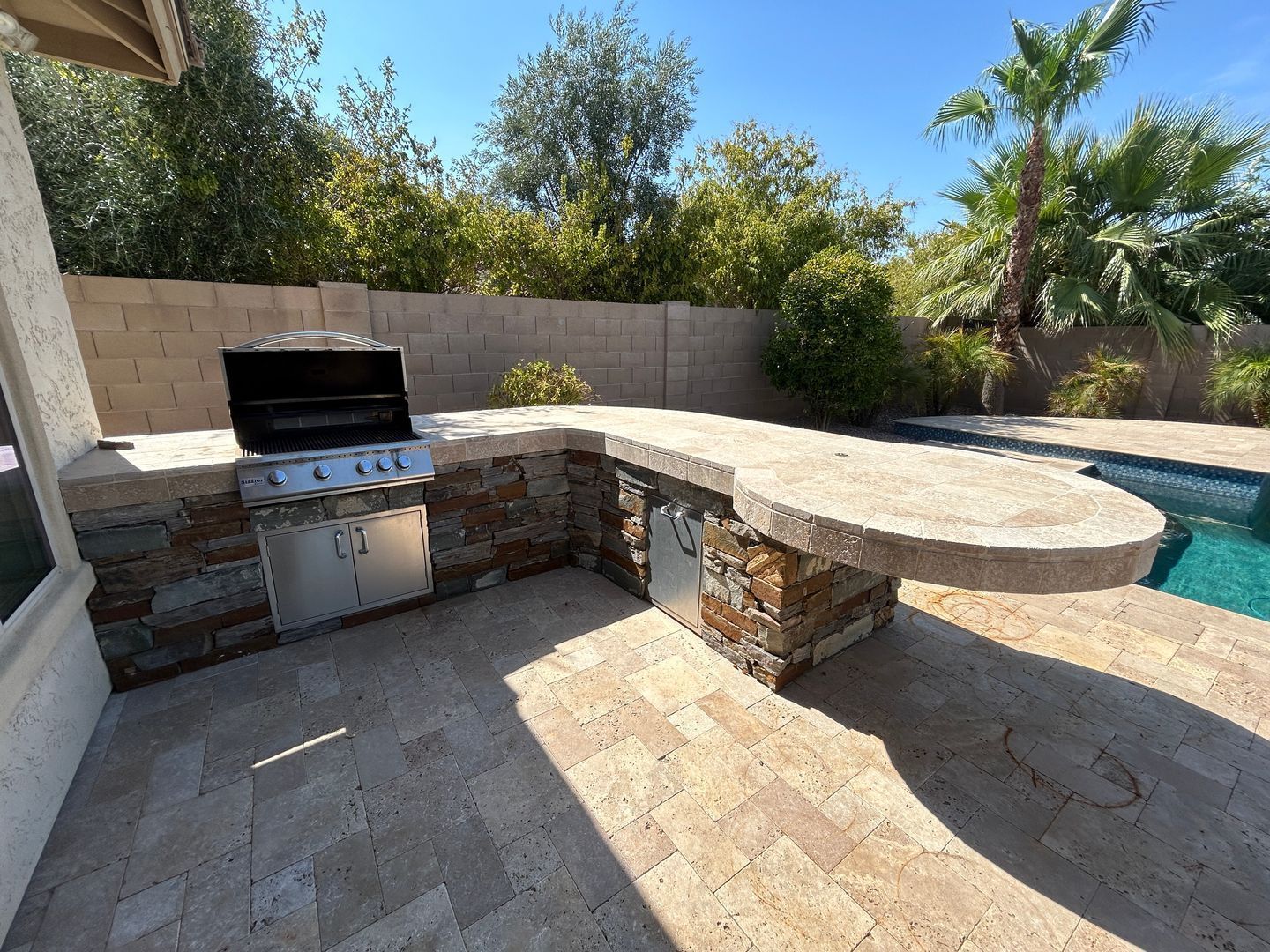 Absolutely Gorgeous SOLAR 4 bedroom home, den and 2.5 bathrooms in Litchfield Park property image