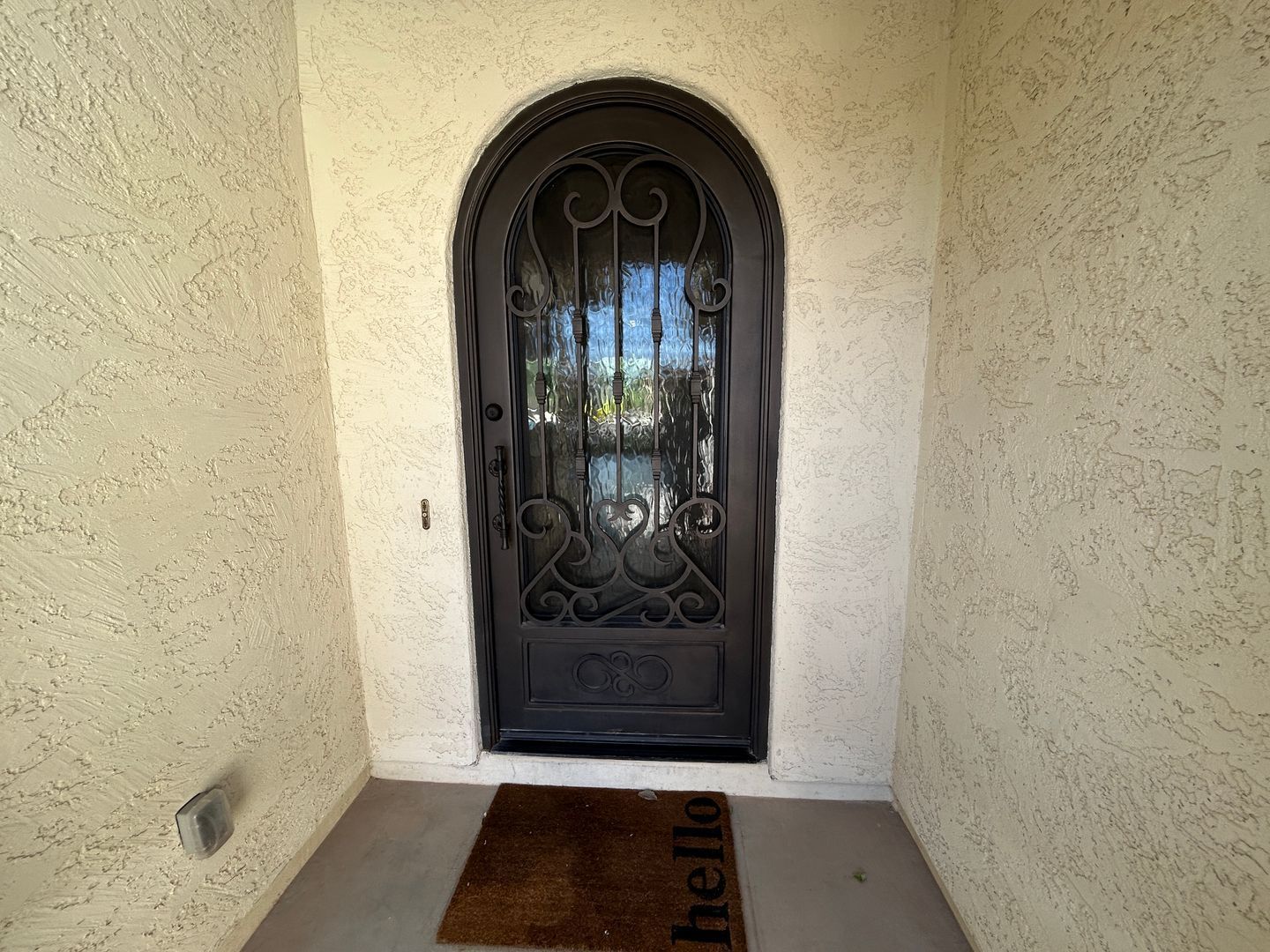 Absolutely Gorgeous SOLAR 4 bedroom home, den and 2.5 bathrooms in Litchfield Park property image