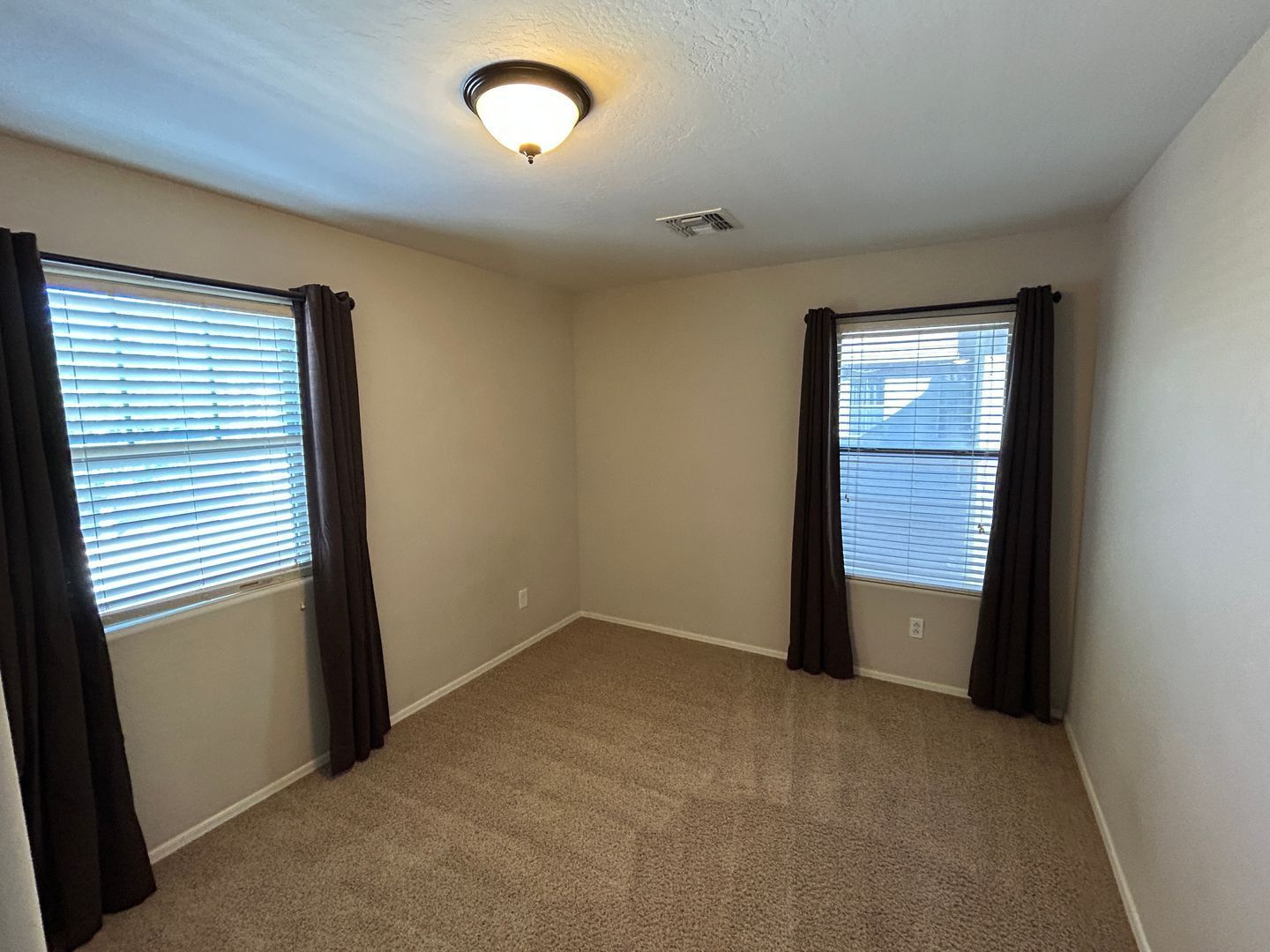 Gorgeous 4 bed 3 bath with pool and spa in Cortessa! property image