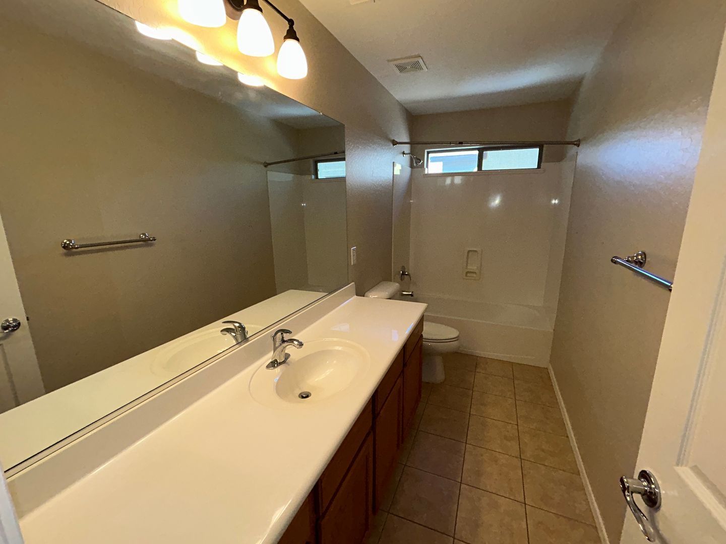 Gorgeous 4 bed 3 bath with pool and spa in Cortessa! property image