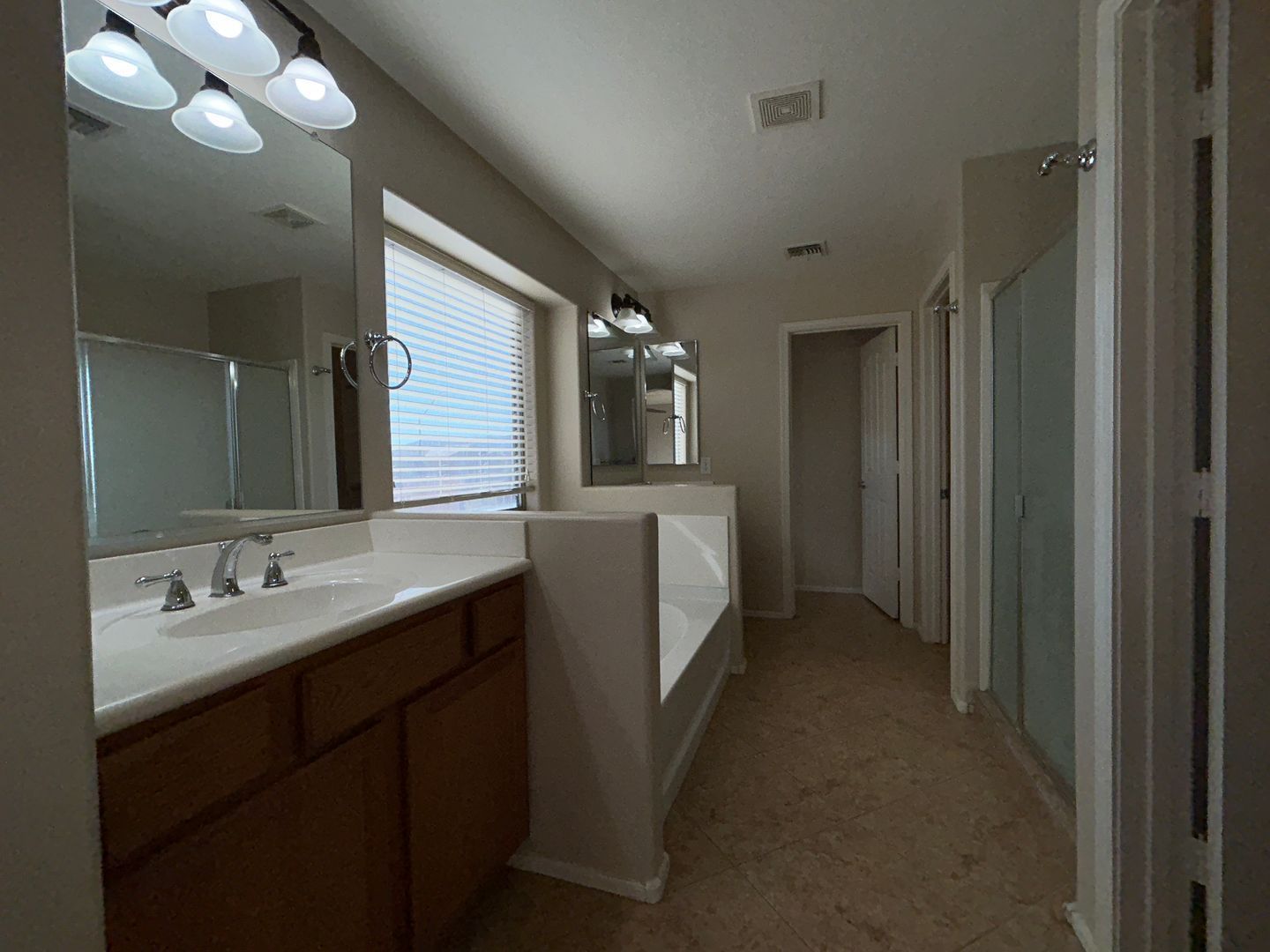 Gorgeous 4 bed 3 bath with pool and spa in Cortessa! property image