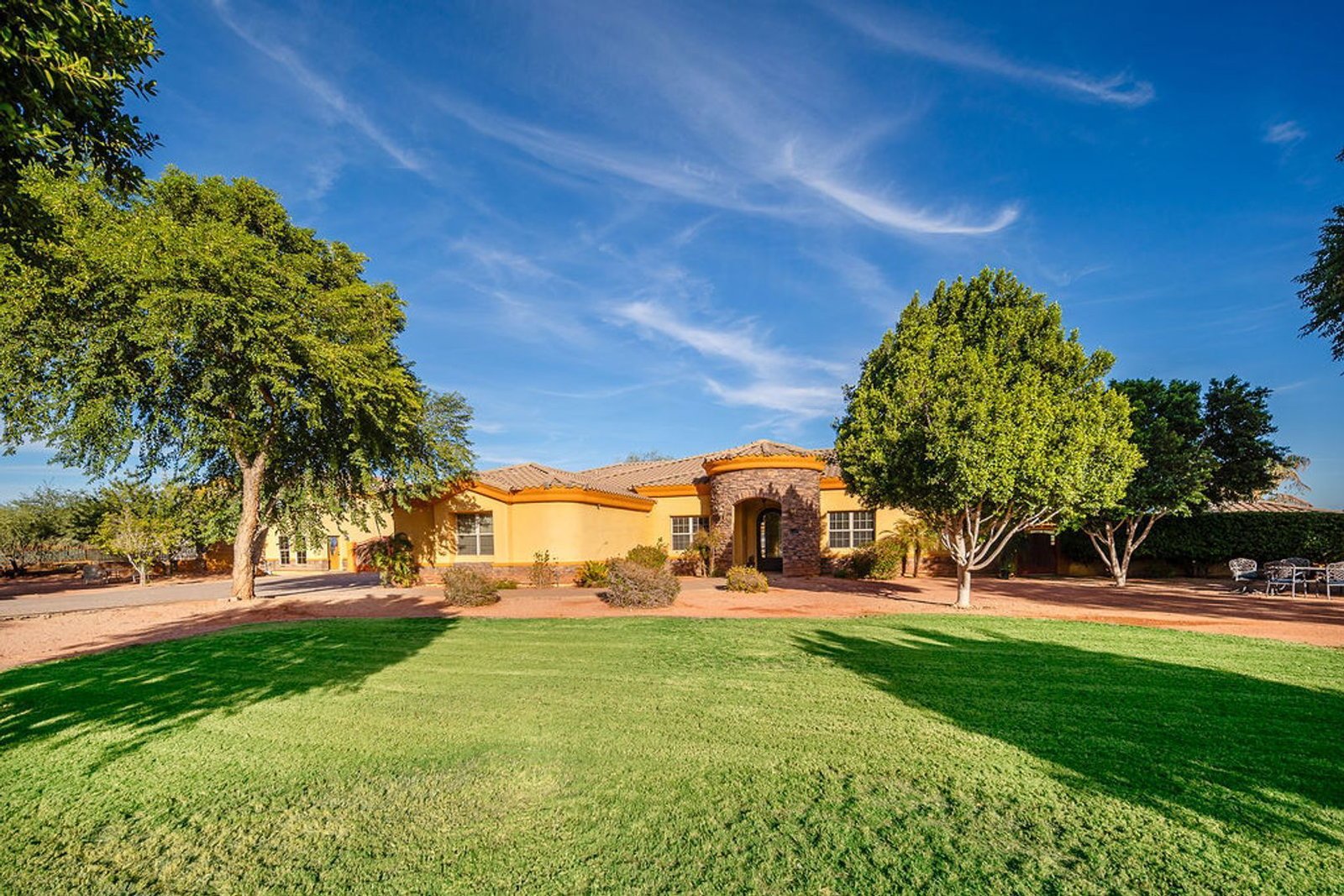 Furnished/Unfurnished 4 bedroom / 4.5 bathroom CUSTOM HOME available for Mid October move in! property image