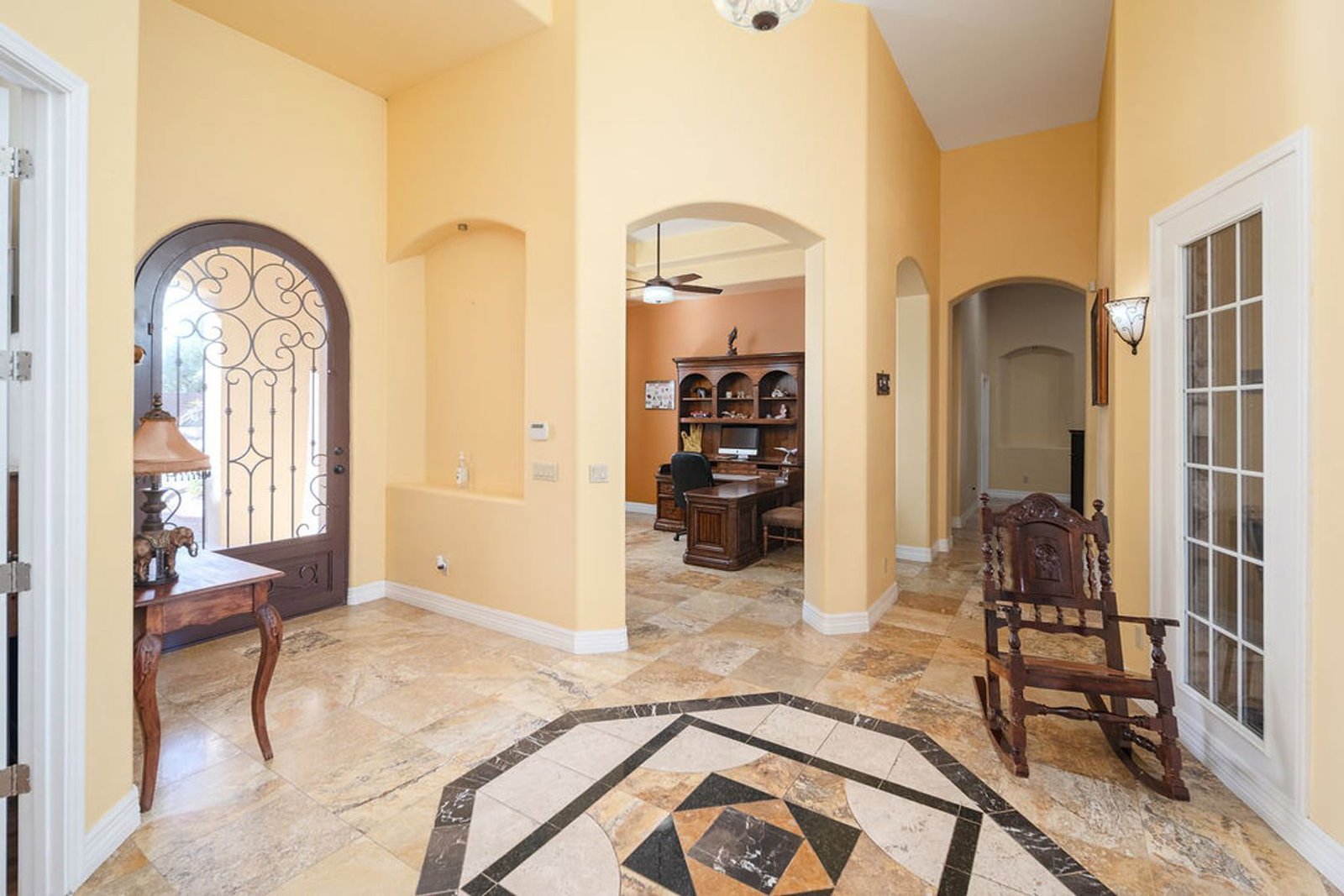 Furnished/Unfurnished 4 bedroom / 4.5 bathroom CUSTOM HOME available for Mid October move in! property image