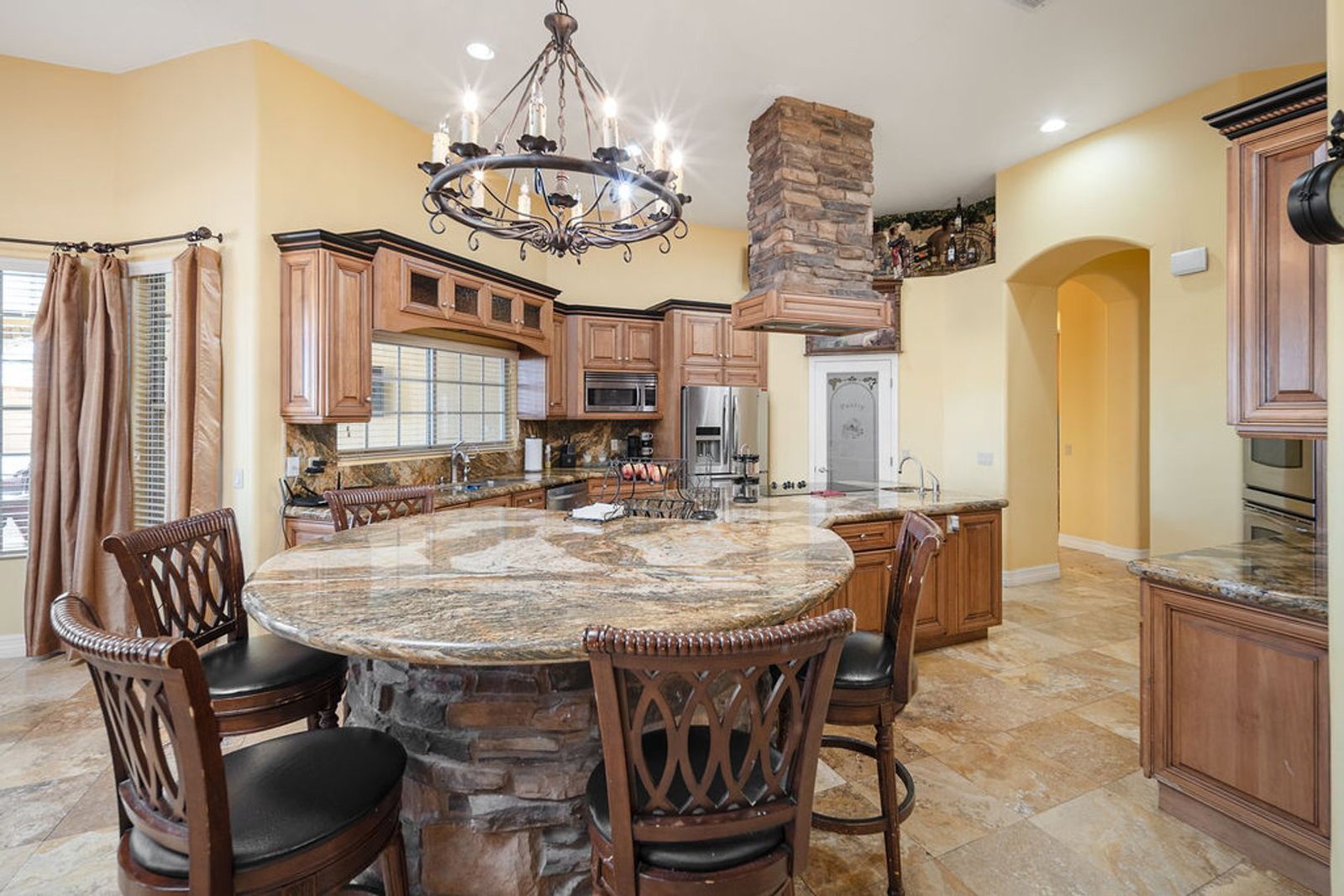 Furnished/Unfurnished 4 bedroom / 4.5 bathroom CUSTOM HOME available for Mid October move in! property image