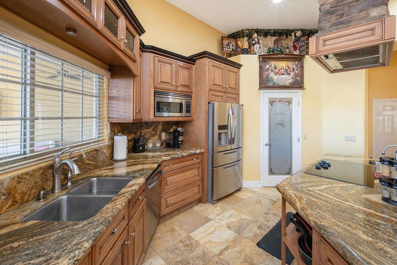 Furnished/Unfurnished 4 bedroom / 4.5 bathroom CUSTOM HOME available for Mid October move in! property image