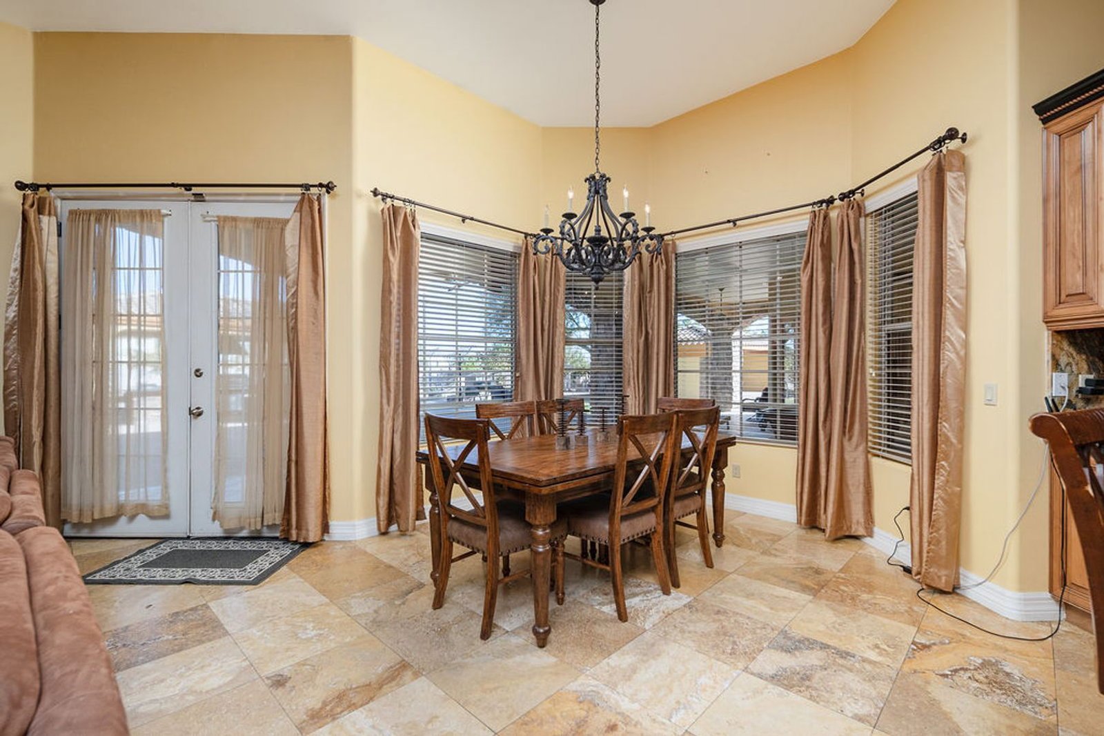 Furnished/Unfurnished 4 bedroom / 4.5 bathroom CUSTOM HOME available for Mid October move in! property image