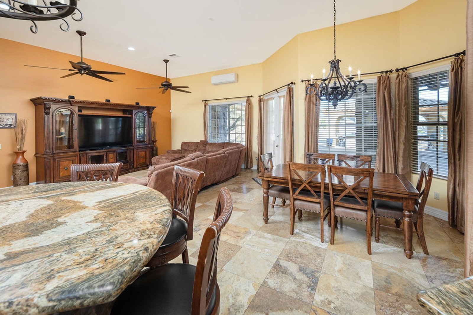 Furnished/Unfurnished 4 bedroom / 4.5 bathroom CUSTOM HOME available for Mid October move in! property image