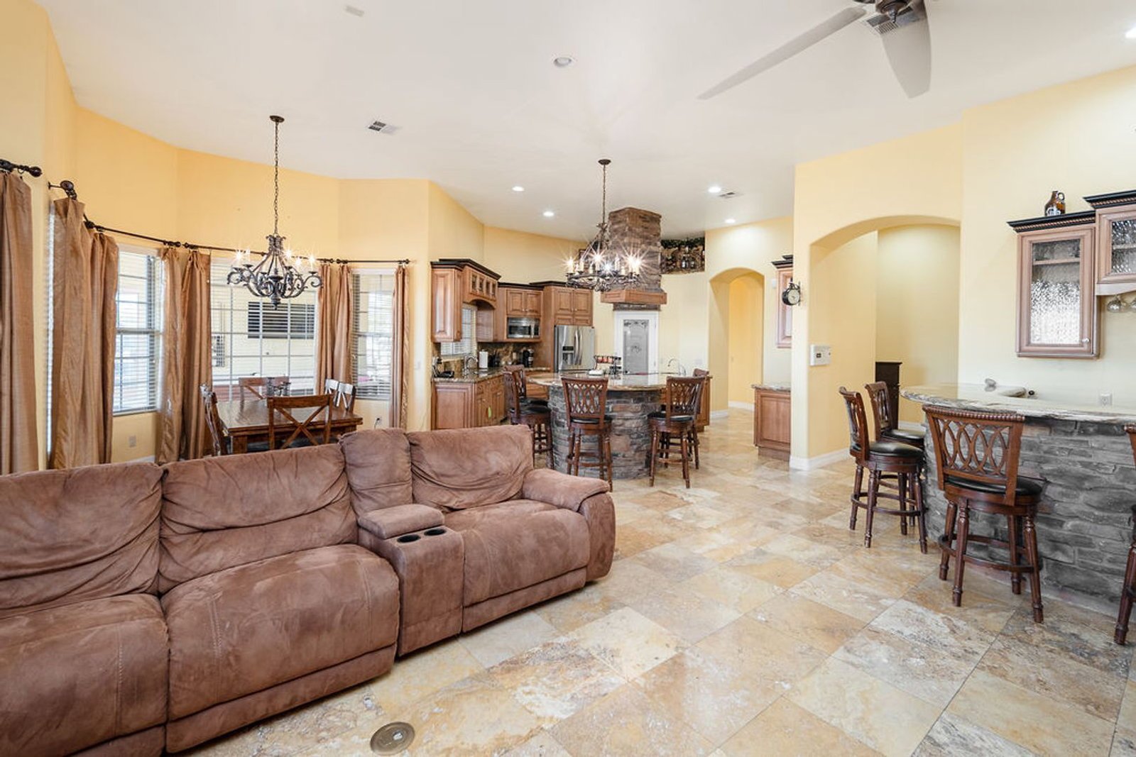 Furnished/Unfurnished 4 bedroom / 4.5 bathroom CUSTOM HOME available for Mid October move in! property image