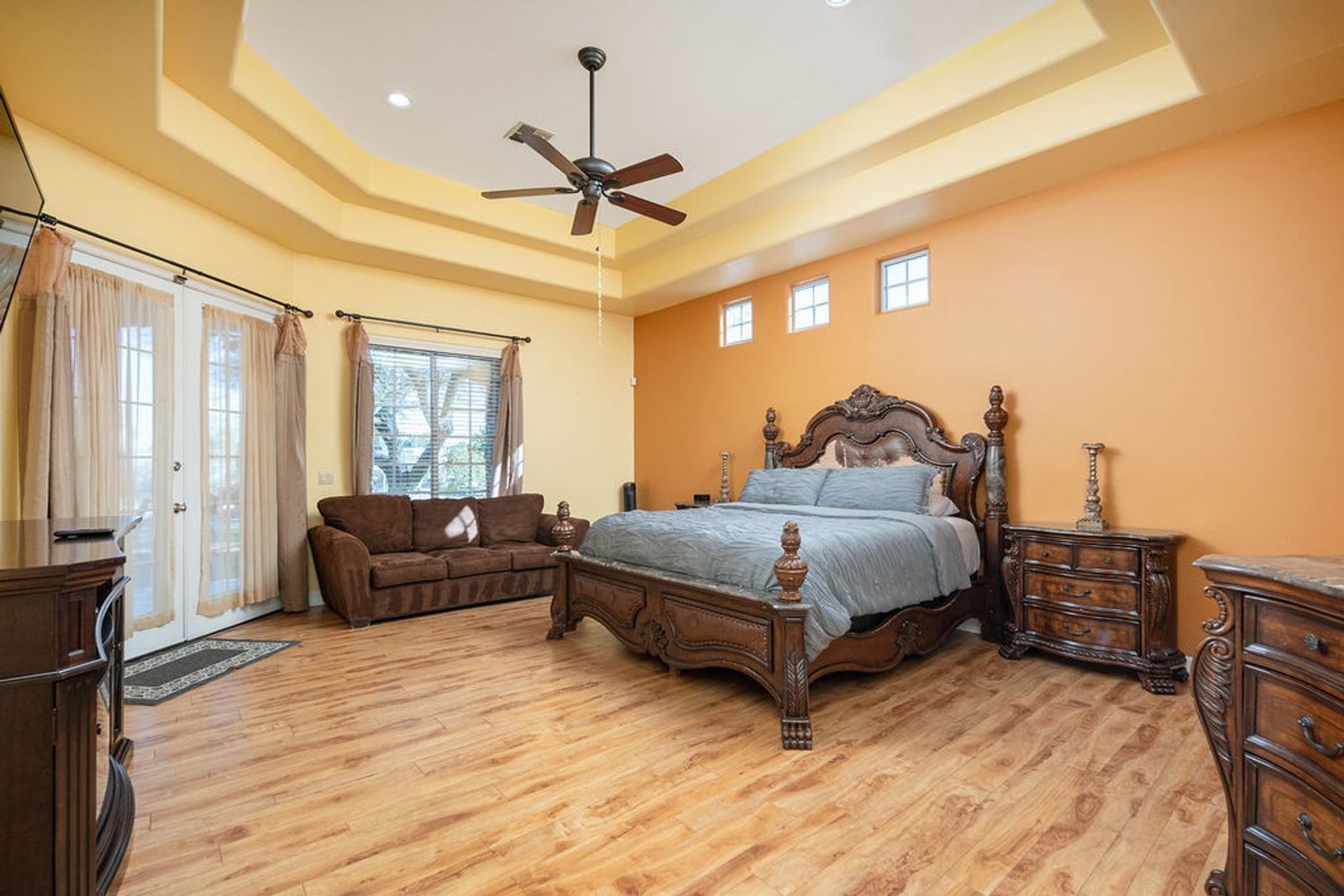 Furnished/Unfurnished 4 bedroom / 4.5 bathroom CUSTOM HOME available for Mid October move in! property image