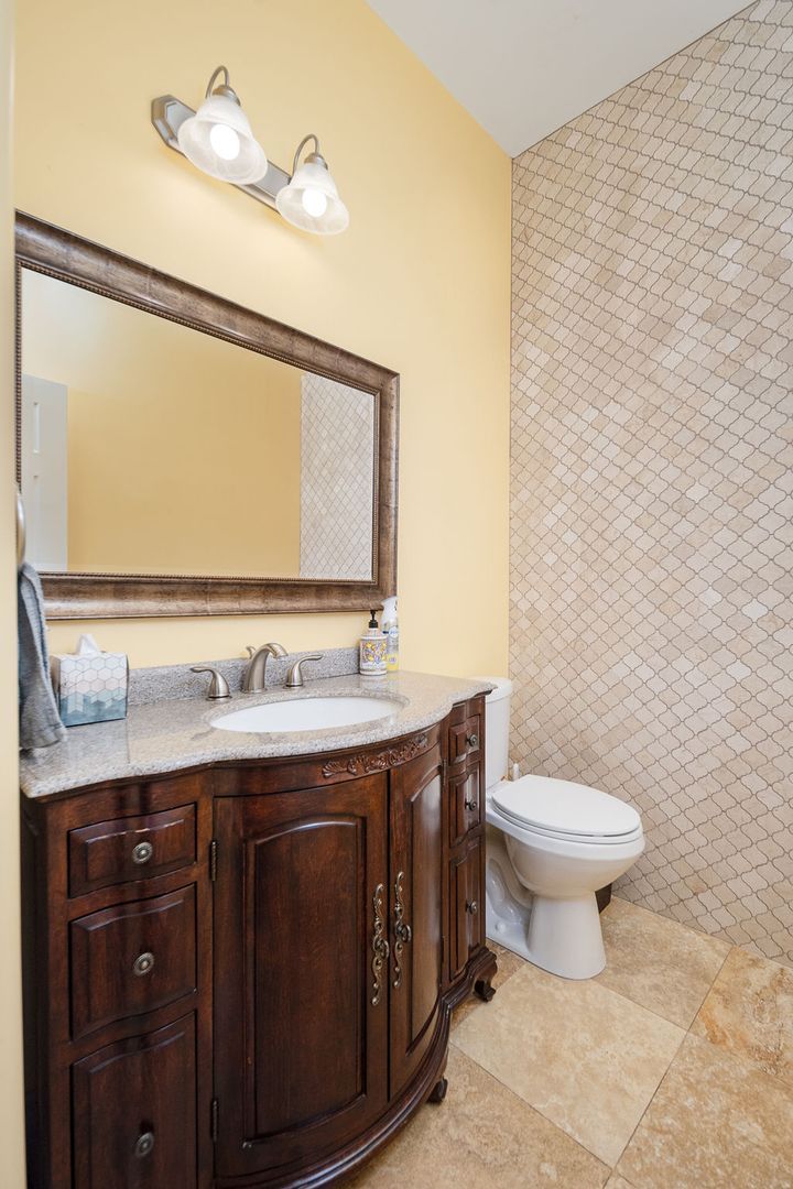Furnished/Unfurnished 4 bedroom / 4.5 bathroom CUSTOM HOME available for Mid October move in! property image