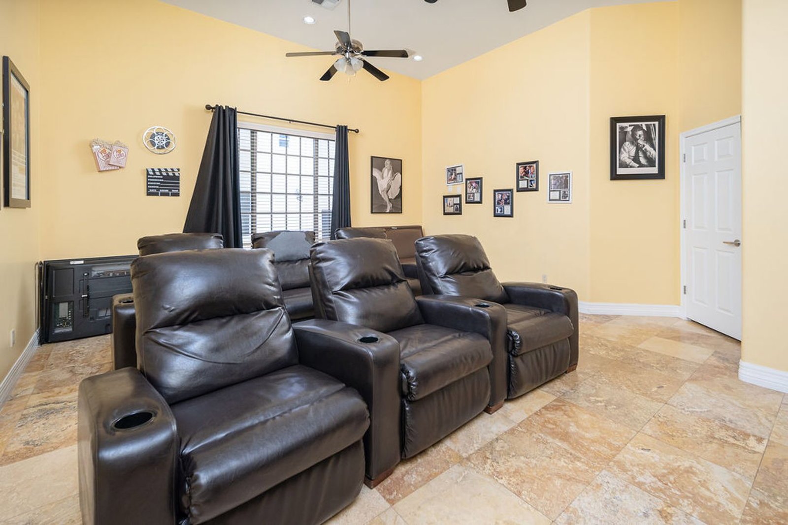 Furnished/Unfurnished 4 bedroom / 4.5 bathroom CUSTOM HOME available for Mid October move in! property image