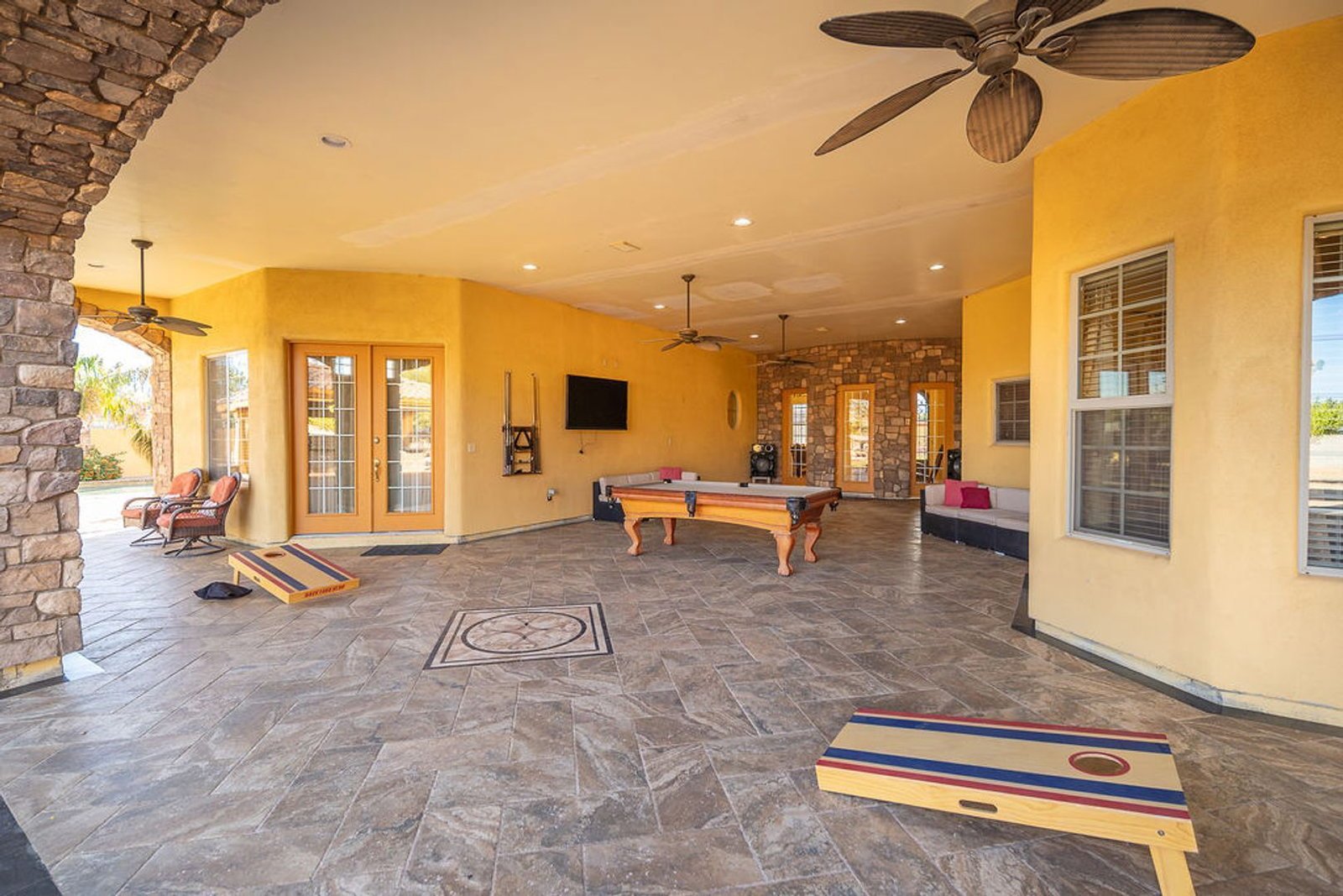 Furnished/Unfurnished 4 bedroom / 4.5 bathroom CUSTOM HOME available for Mid October move in! property image